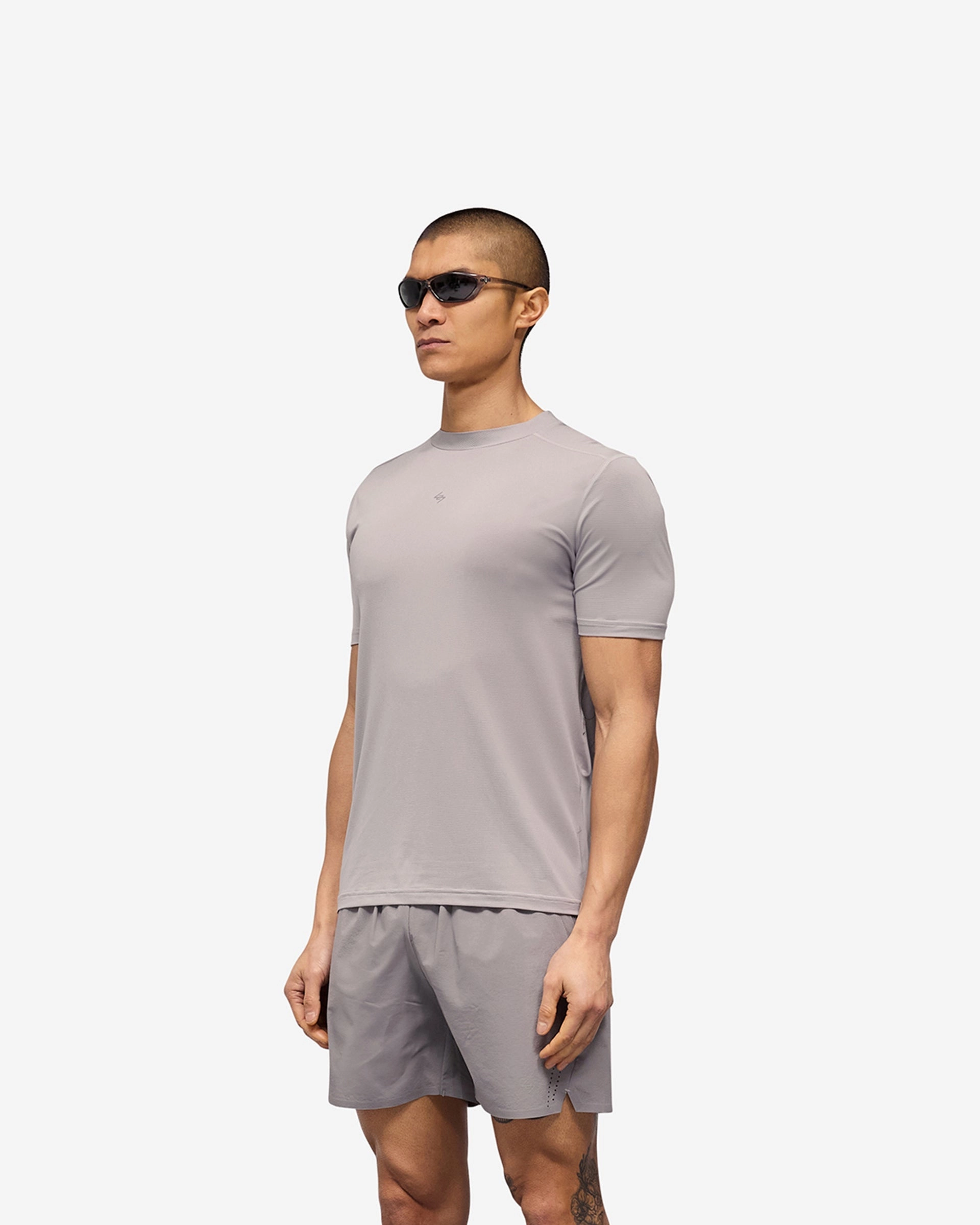 247 Contour Run T-Shirt - Titanium Distressed Hem Finish
