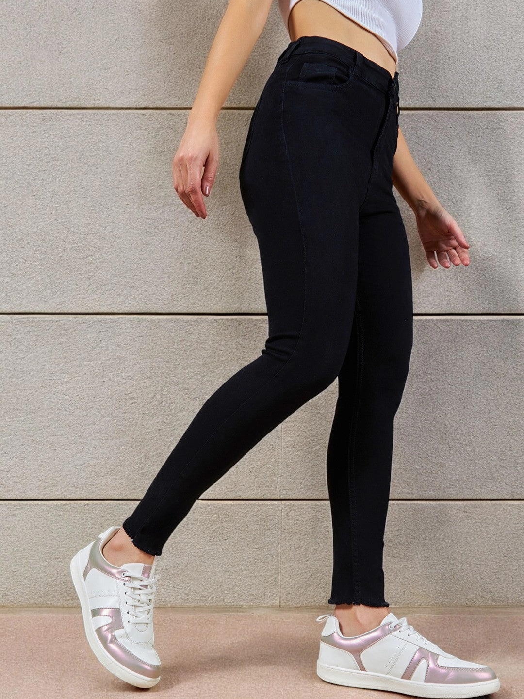 24/7 Comfort Black Skinny Fringed Detail High-Rise Cropped Stretchable Denim Jeans All Rounder