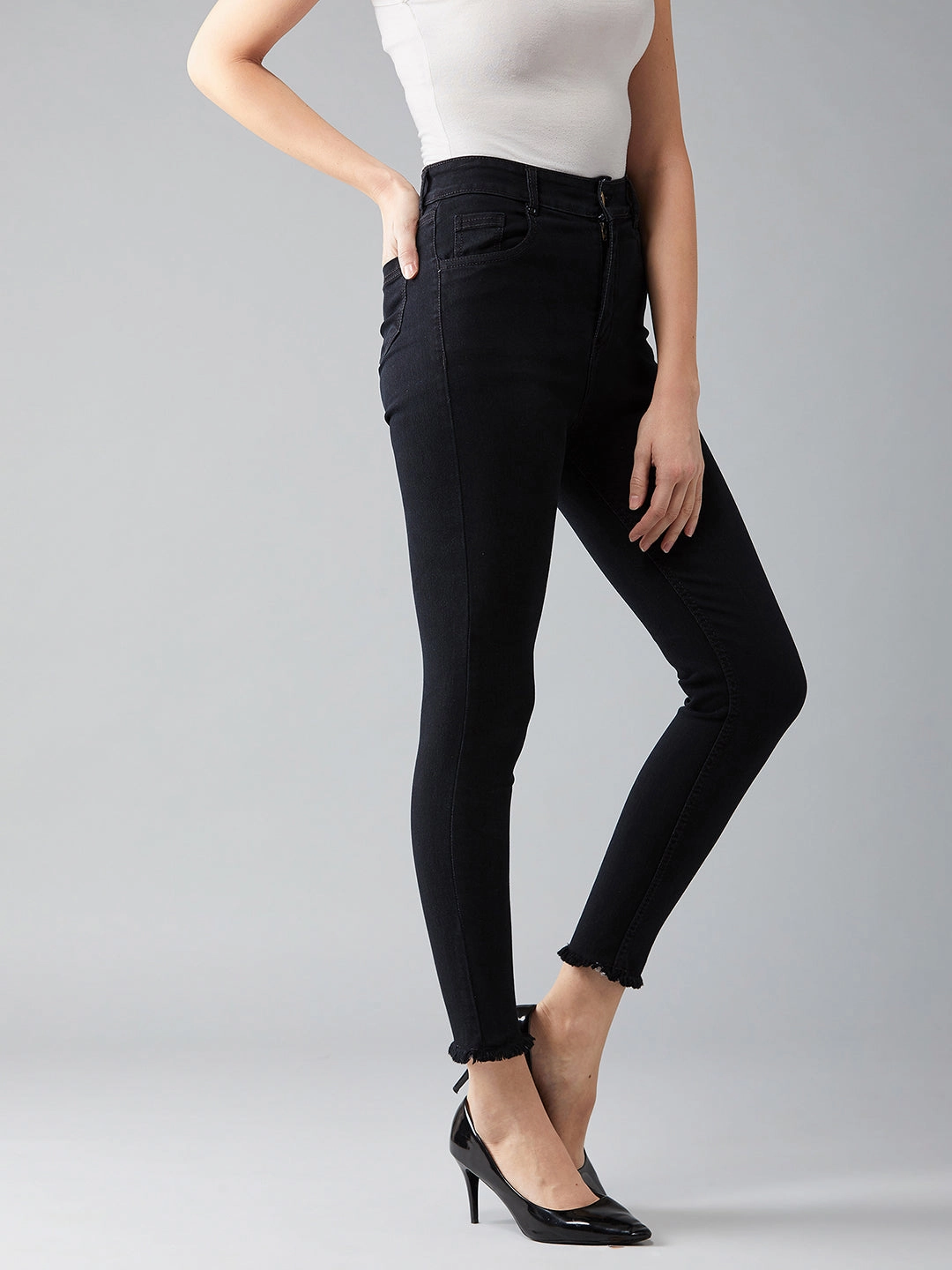 Go-To Style 24/7 Comfort Black Skinny Fringed Detailing High-Rise Clean-Look Solid Cropped Stretchable Denim Jeans