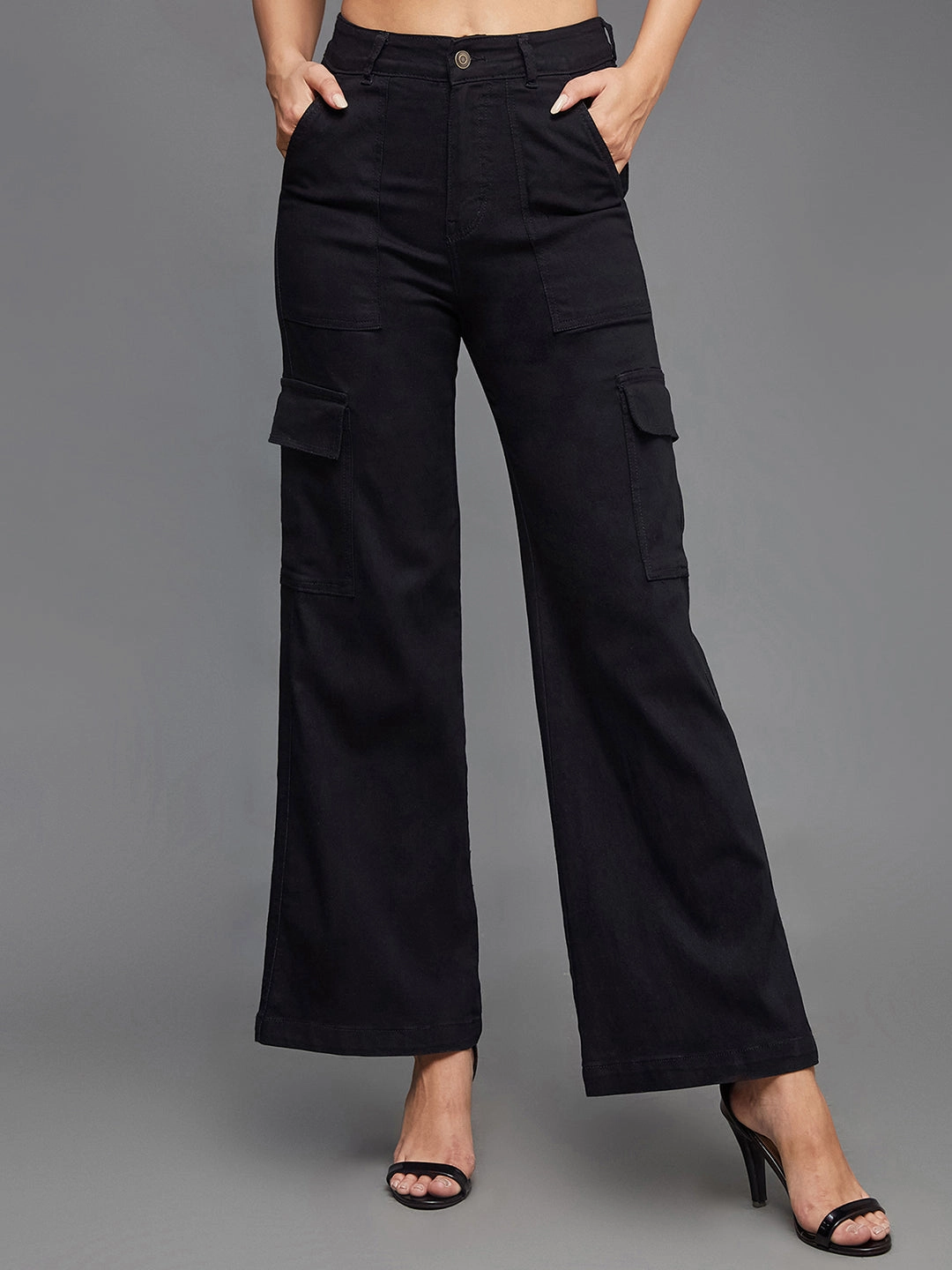 Soft Finish Street Mood 24/7 Comfort Black Wide-Leg High-Rise Stretchable Denim Cargo Jeans