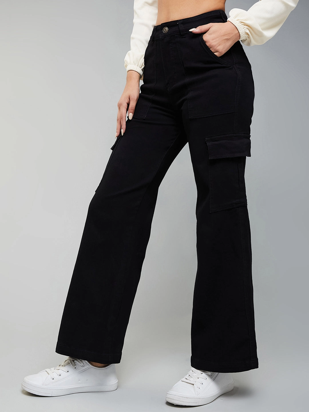 standard fit Functional Style 24/7 Comfort Black Wide-Leg High-Rise Stretchable Denim Cargo Jeans