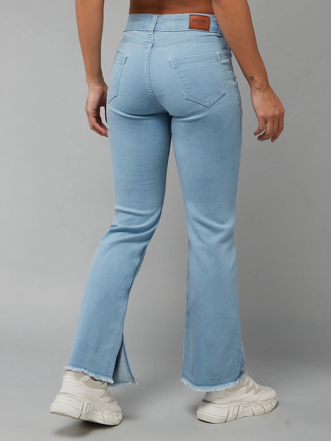 Couple Look Athlete Fit Festival Outfit Core Wardrobe 24/7 Comfort Light Blue Bell-Bottom Bootcut Hourglass High-Rise Cropped Stretchable Denim Jeans