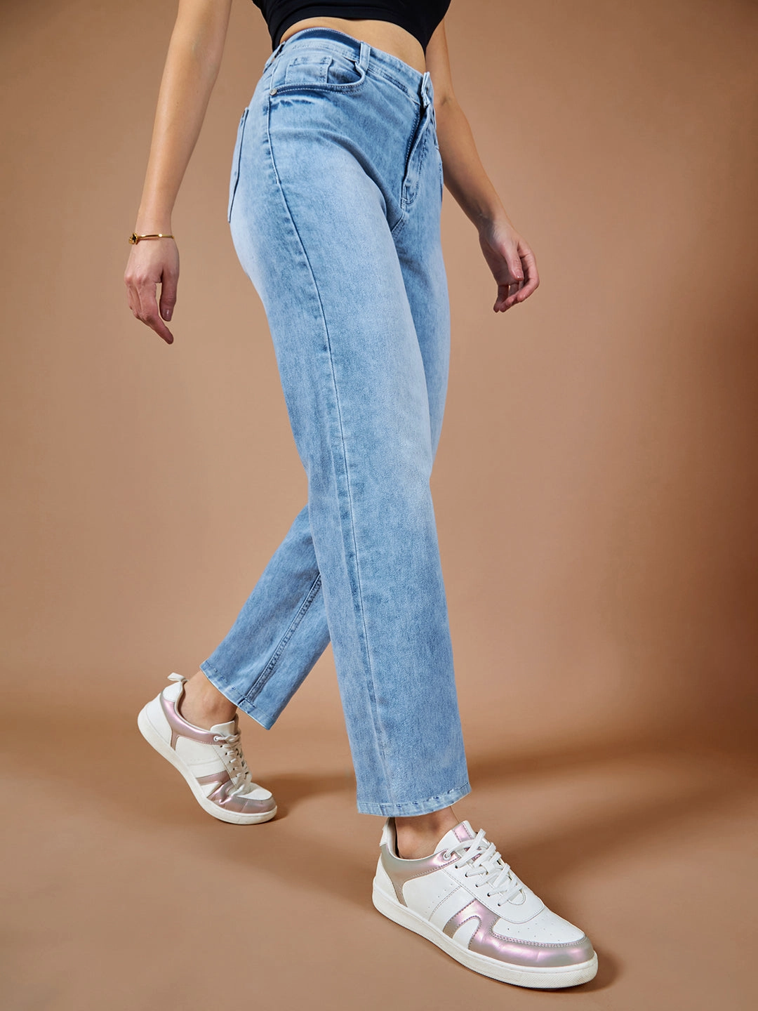 Neutral Outfit 24/7 Comfort Light Blue Slim-Fit High-Rise Stretchable Denim Jeans