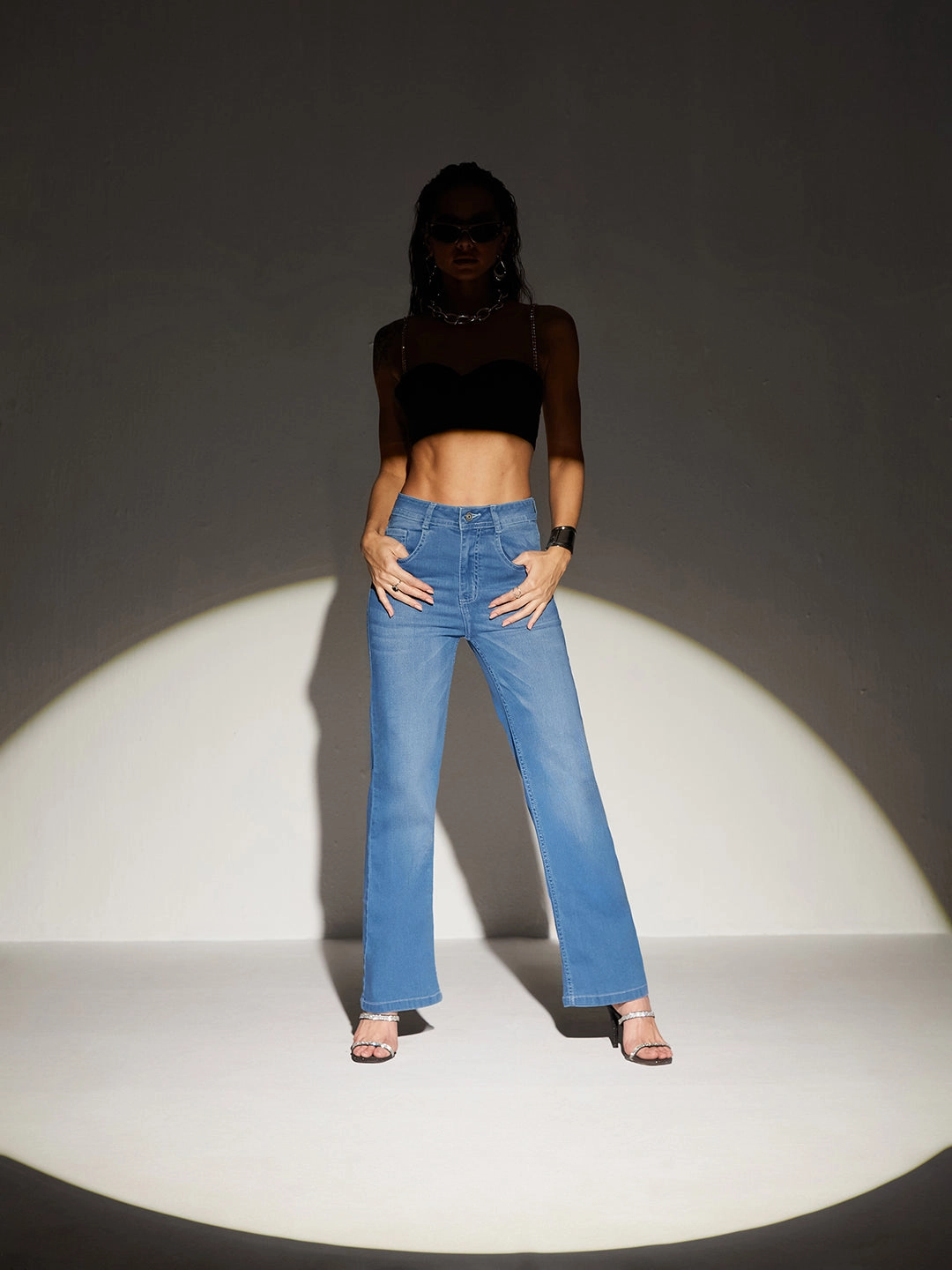 Modern Design Easy Pairing 24/7 Comfort Light Blue Wide-Leg Mid-Rise Light Weight Denim Jeans