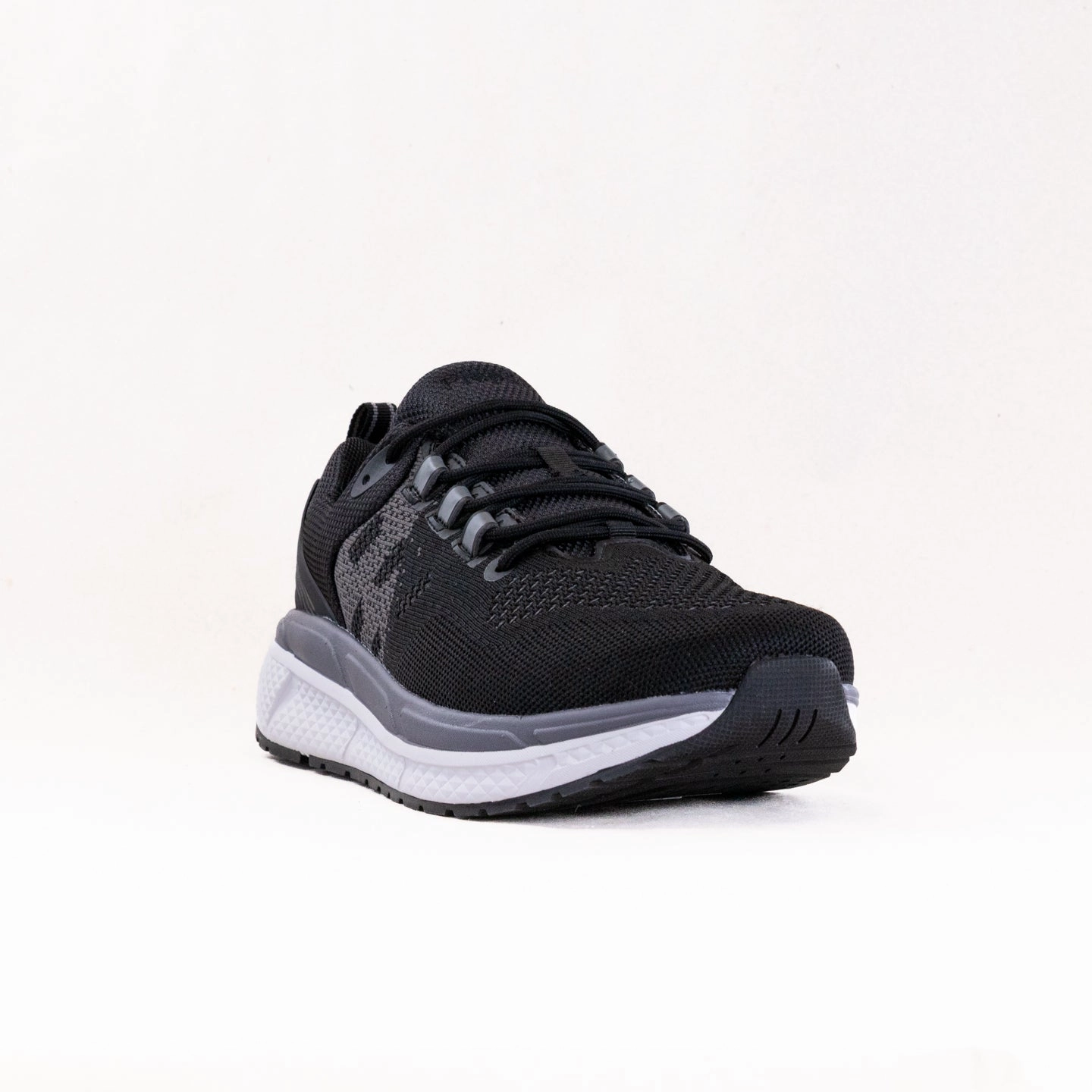 Propet Ultra 267 (Men's) - Black/Grey running in a gorge area shoes running in soft tracks shoes