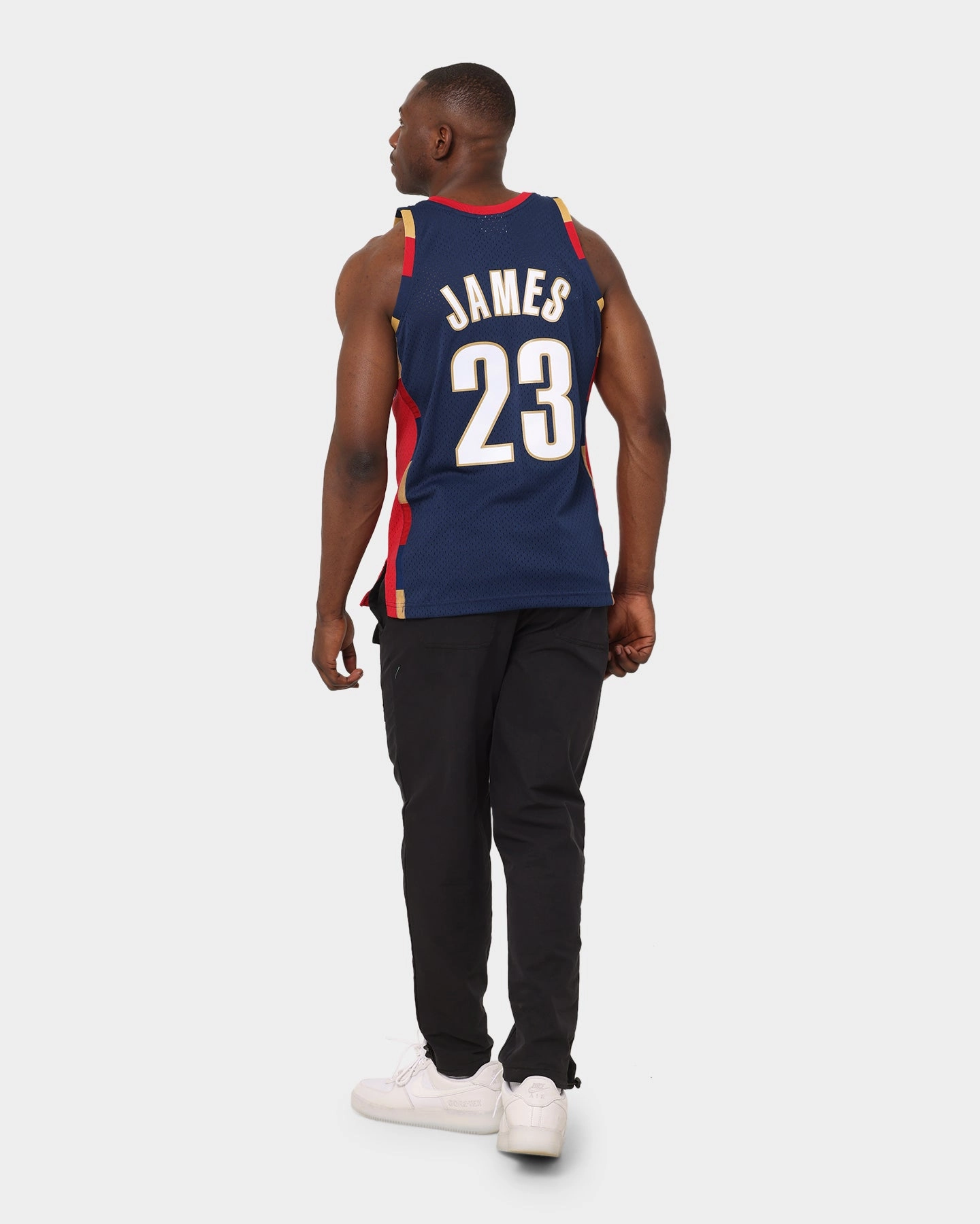 Mitchell & Ness Cleveland Cavaliers Lebron James #23 '08-'09 Swingman Jersey Navy FrictionFreeNeckline Multi Panel Construction