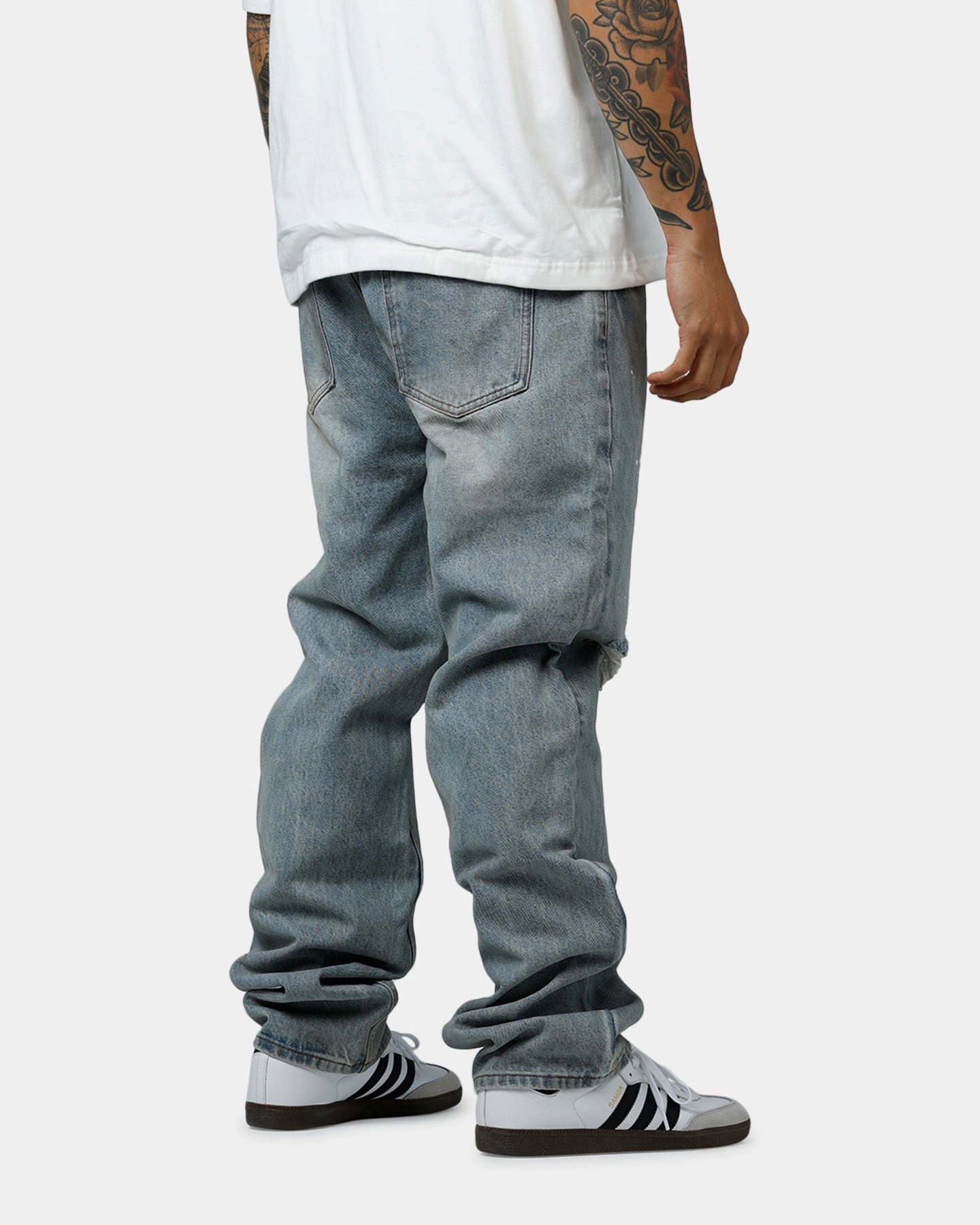 FlexFoamPadding Flexible Gusset Design MNML Painted Straight Denim Jeans Light Blue