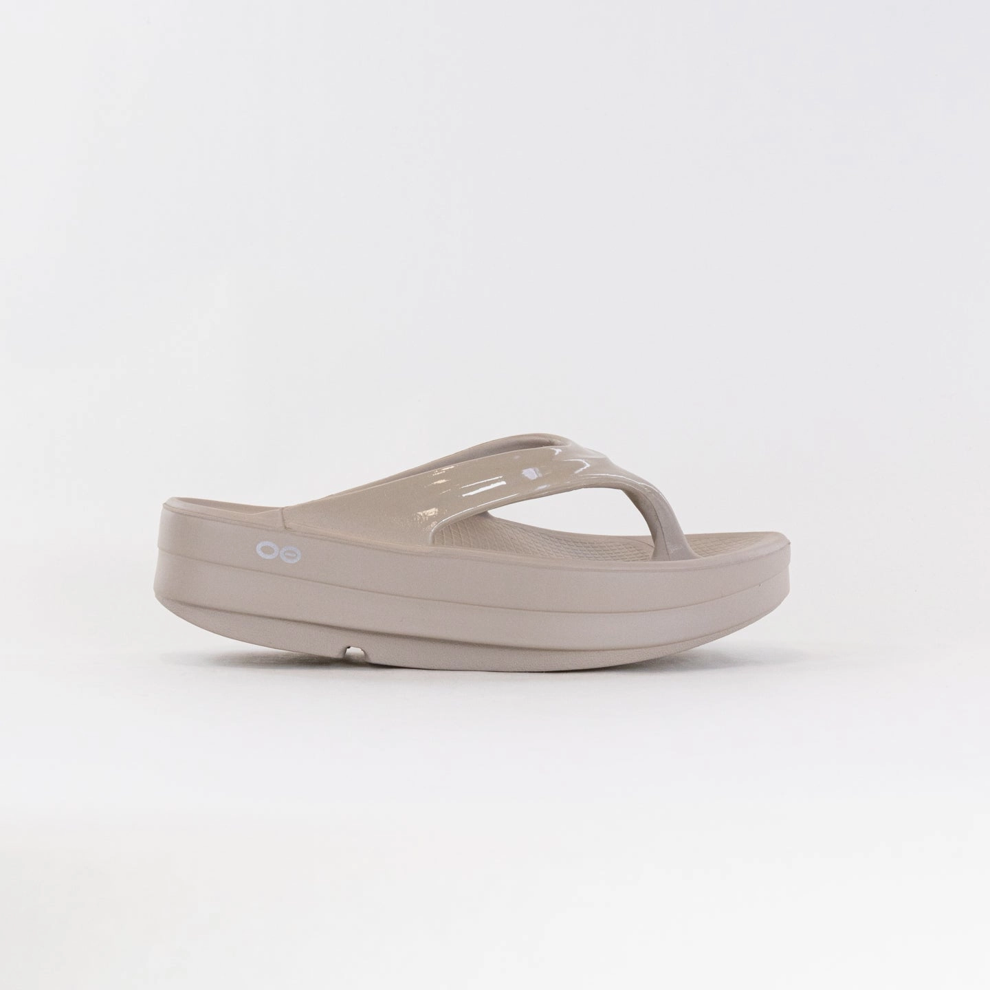 OOFOS OOMega Oolala Thong Sandal (Women's) - Nomad Dressy Sandal Upgrades