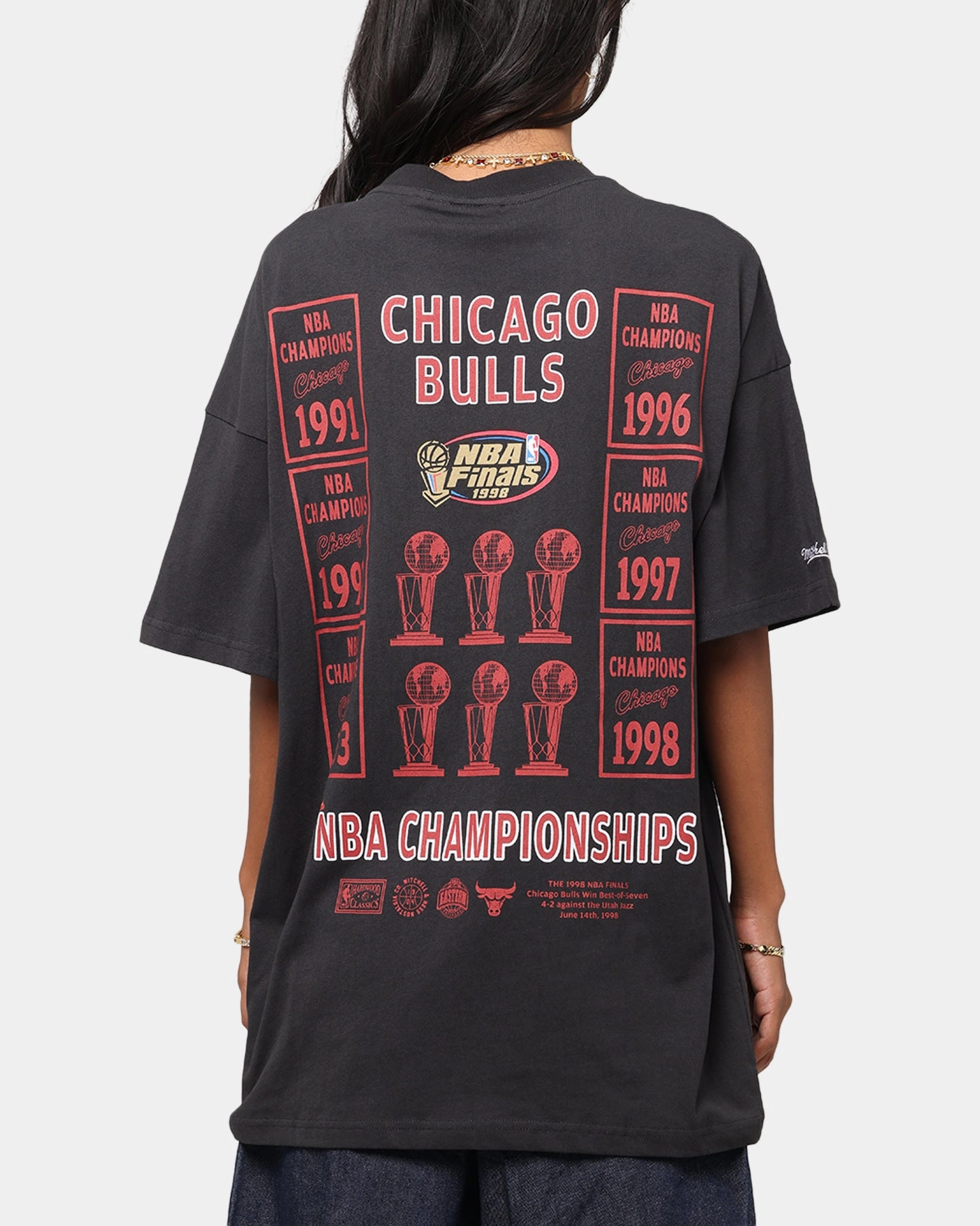 Mitchell & Ness Chicago Bulls Champions Report "Champ Pack" T-Shirt Faded Black ZonalVentilation Seamless Knit Design