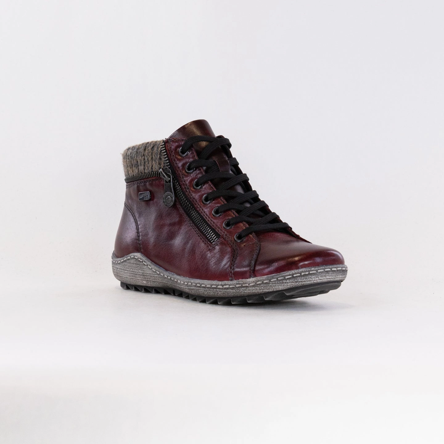Stretchable Material Perfect For Hiking Remonte R1473 Bootie (Women's) - Wine