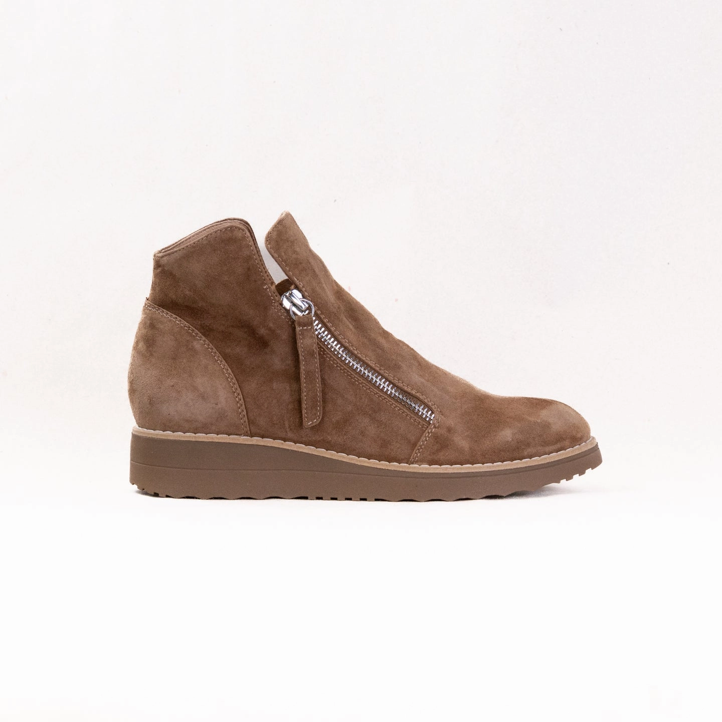 Django & Juliette Ohmy (Women's) - Chocolate Suede Ranch Wear