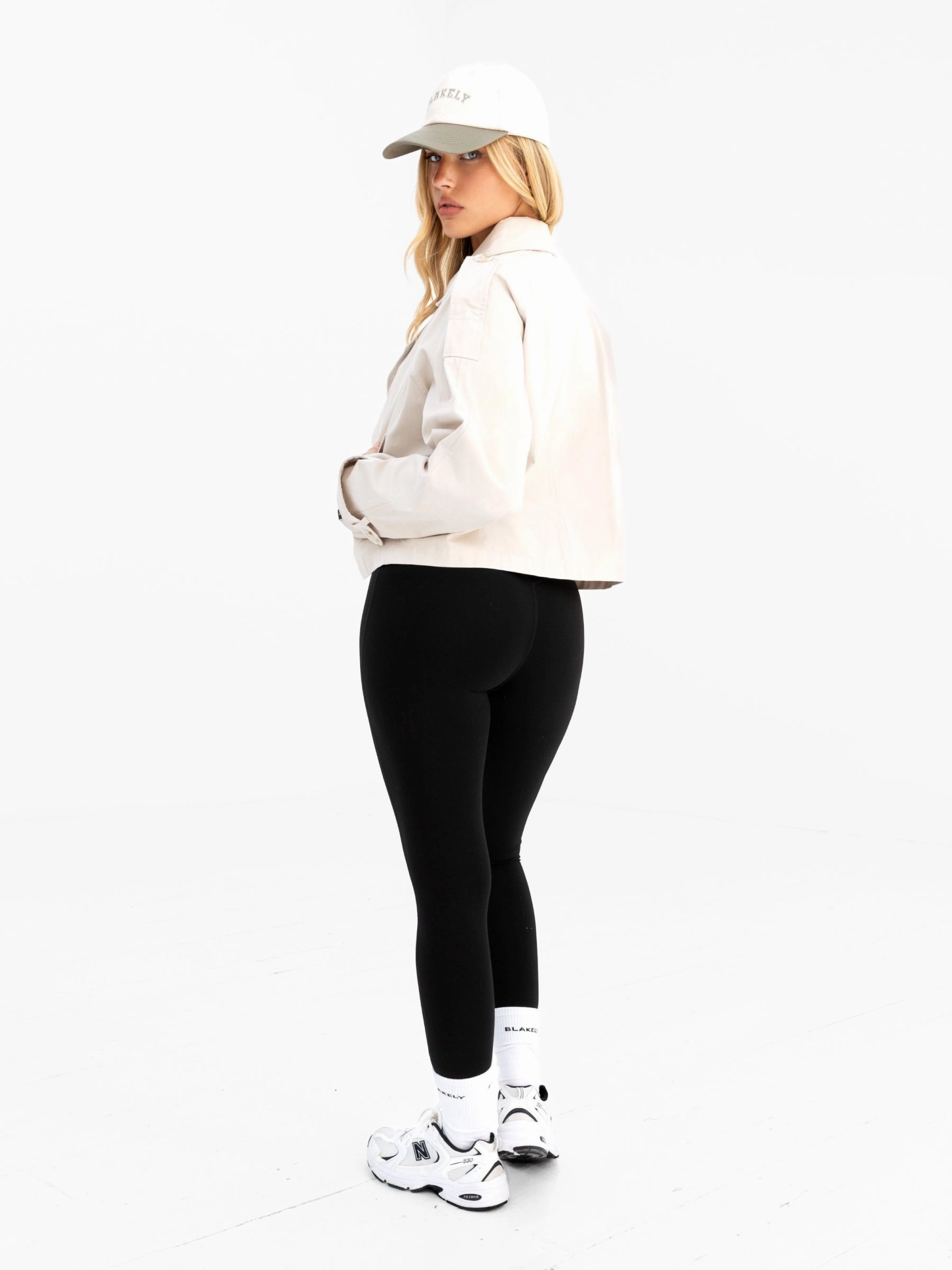 OdorControl Treatment MultiPocket Configuration Amara Short Trench Coat - Off White