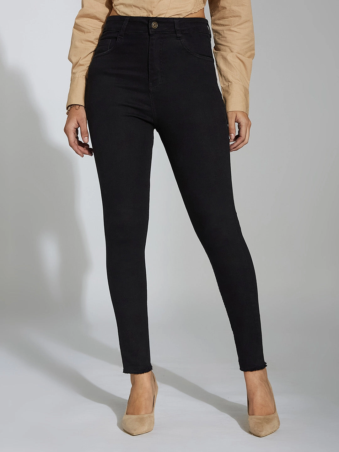 Travel Outfit Street Fashion Creative Look Style Match 24/7 Comfort Black Skinny Fringed Detailing High-Rise Cropped Stretchable Denim Jeans