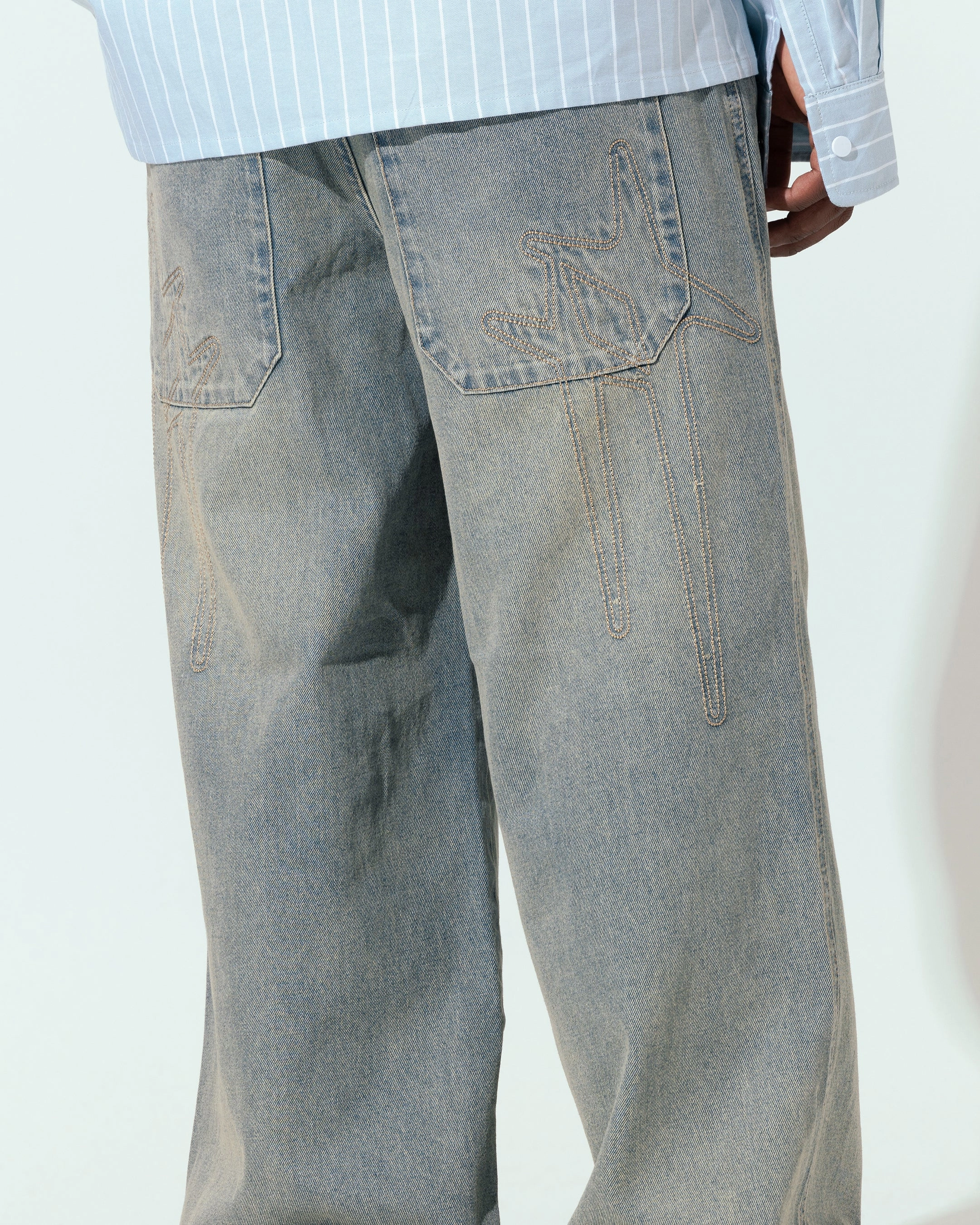 Polished Look Seasonless wear Loiter Star Born Jeans Washed Blue