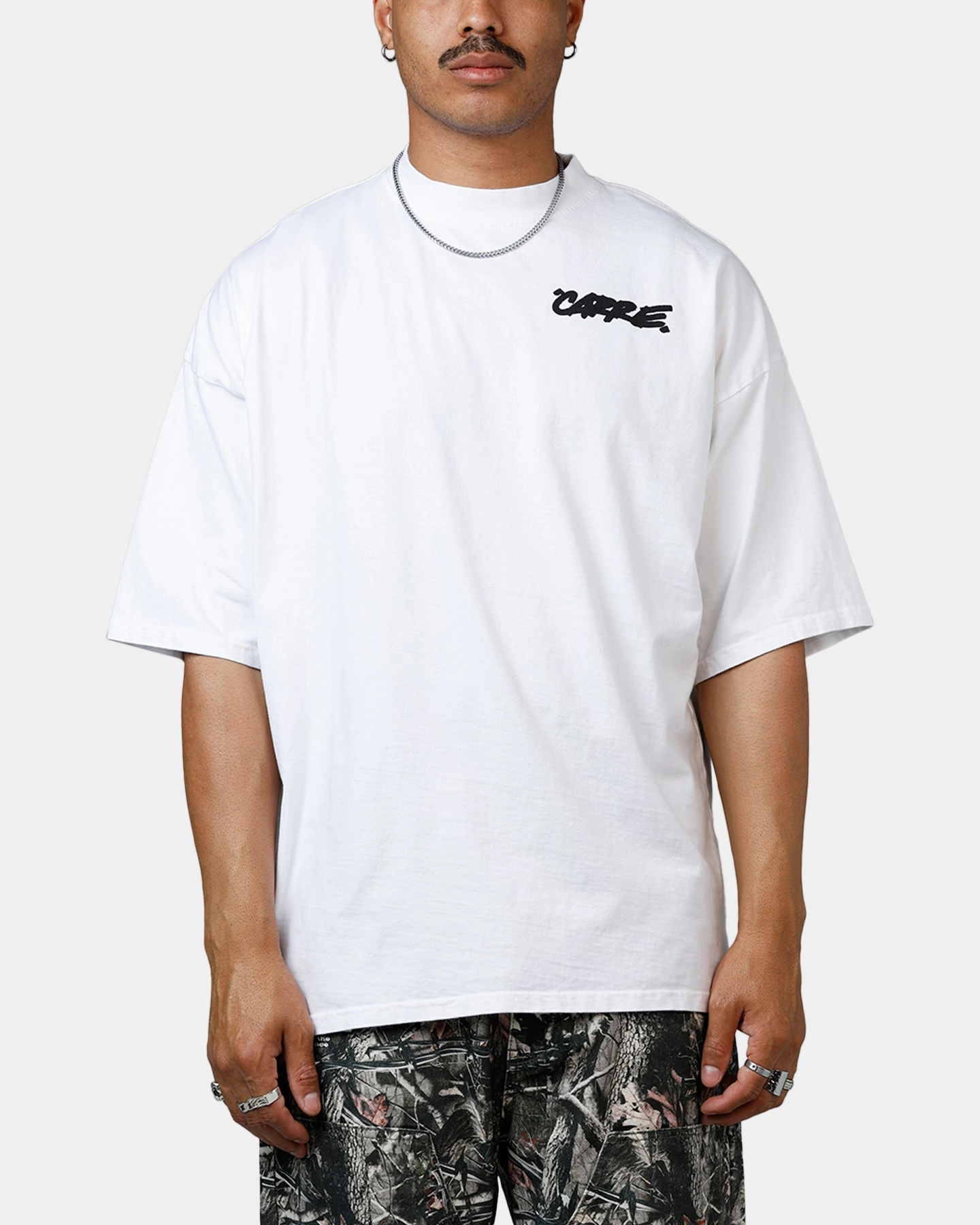 TaglessCollars Carre Passport T-Shirt White