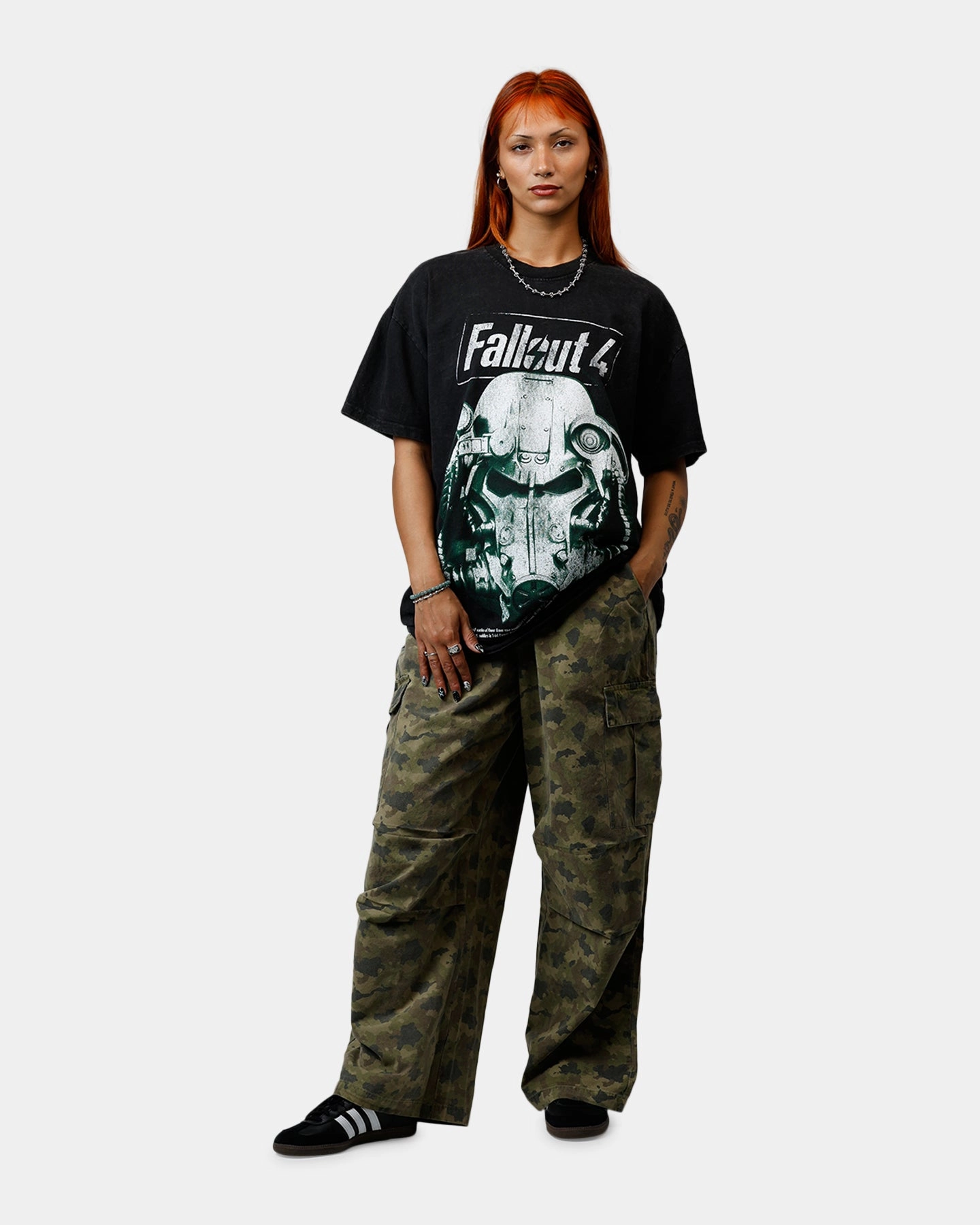 73 Studio X Fallout '15 Fallout 4 Vintage T-Shirt Off Black Simple Cut