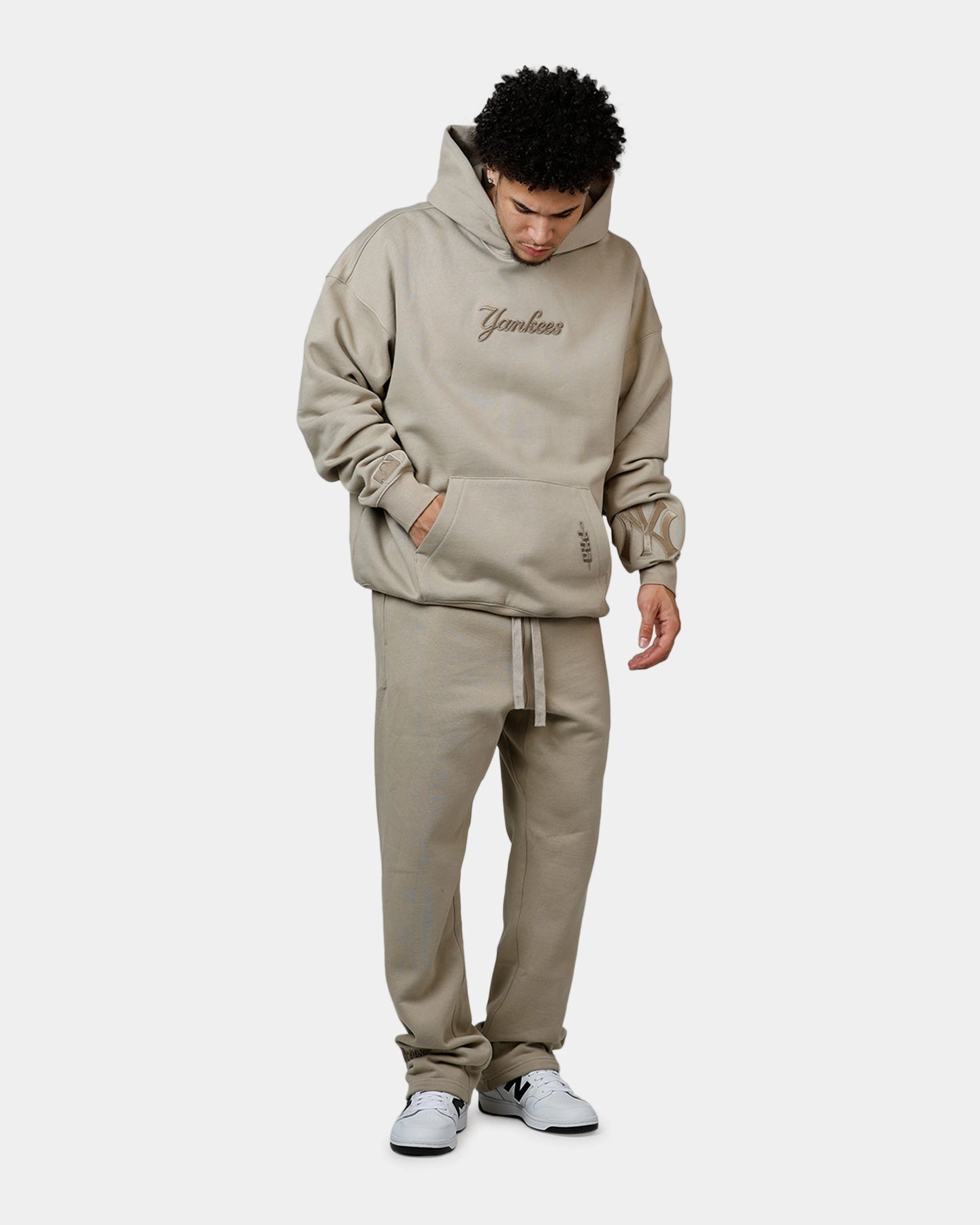 Flexible Knit Pro Standard New York Yankees Wingspan Hoodie Taupe