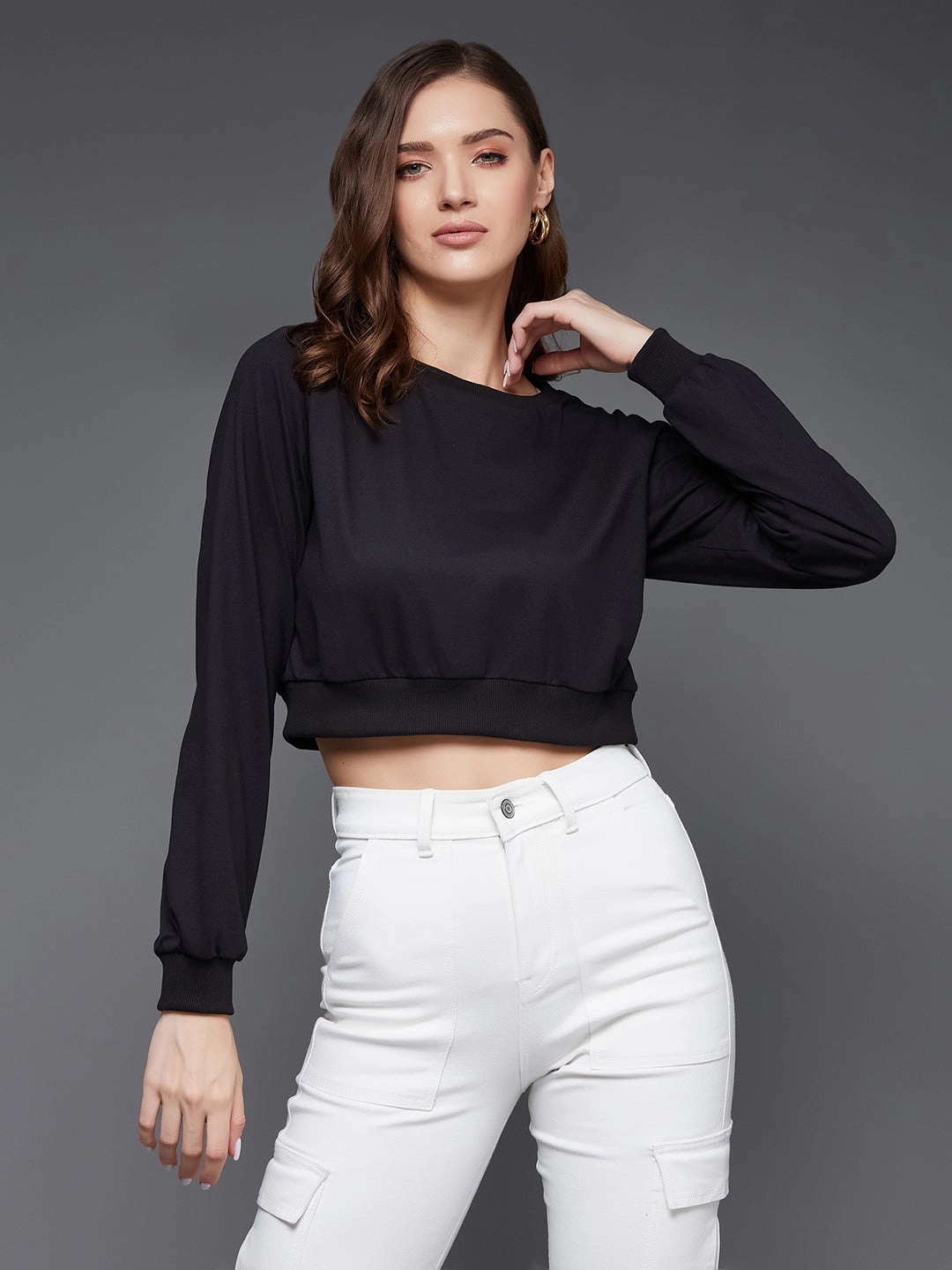 Women's Black Round Neck Full Sleeves Oversized Boxy Crop Top Oversized Fit