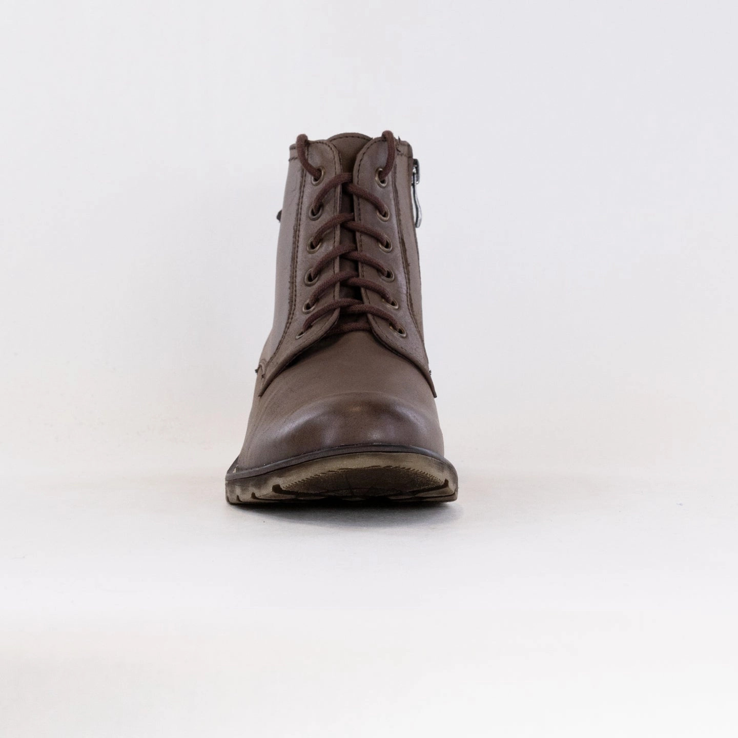 V-Italia Piper (Women's) - Brown Wind Resistant Young Professional