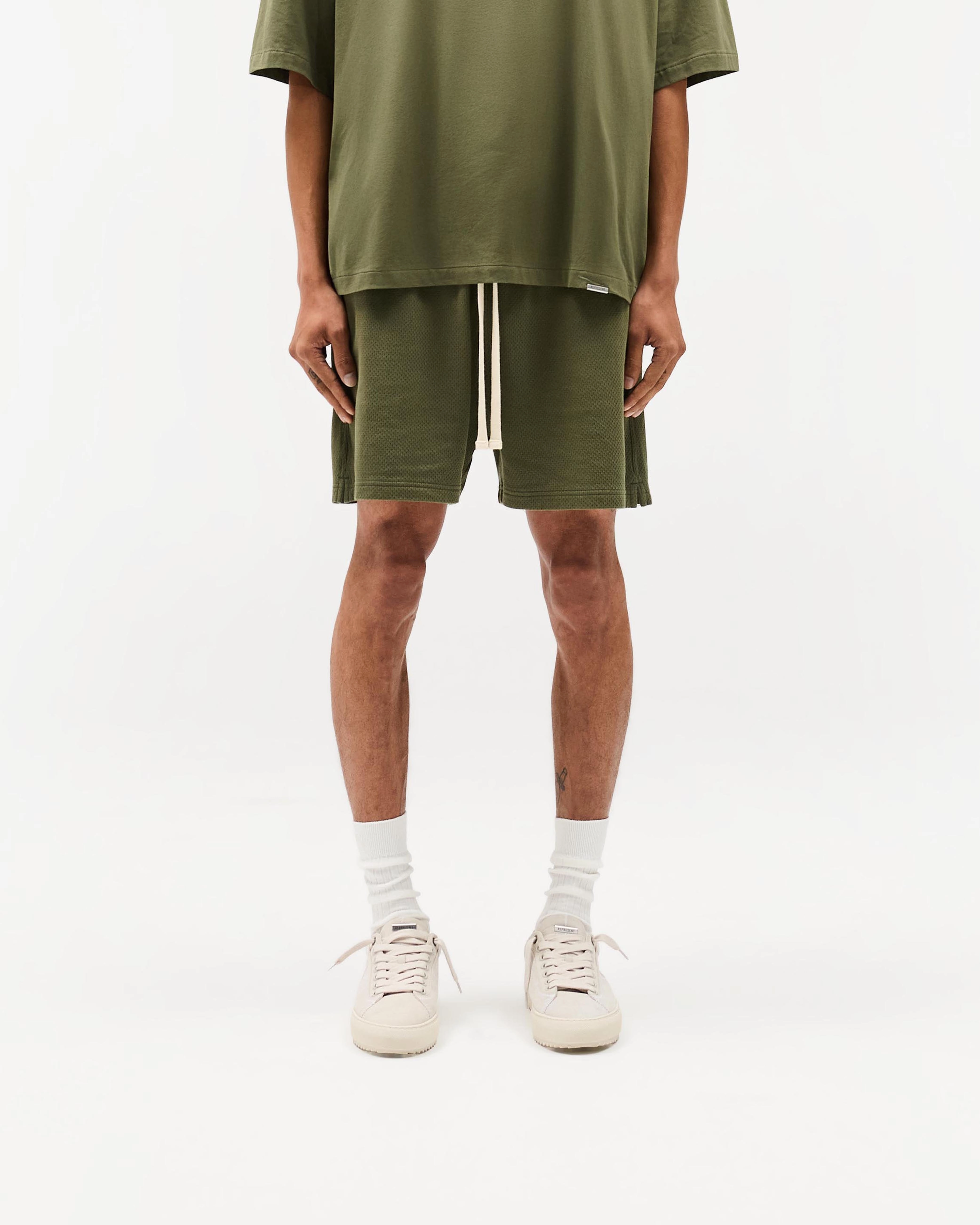 Initial Mesh Shorts - Army Green Slim Look moisture - wicking