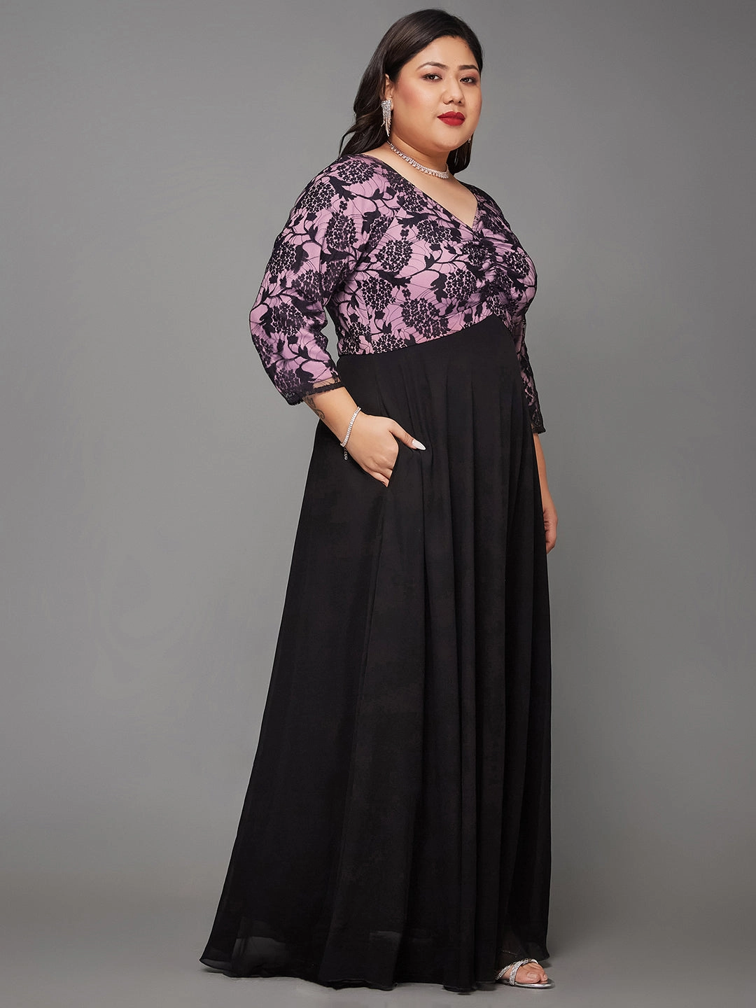Texture Rich Body Bliss Black And Lavender Sweet heart neck Fit & Flare Maxi Dress