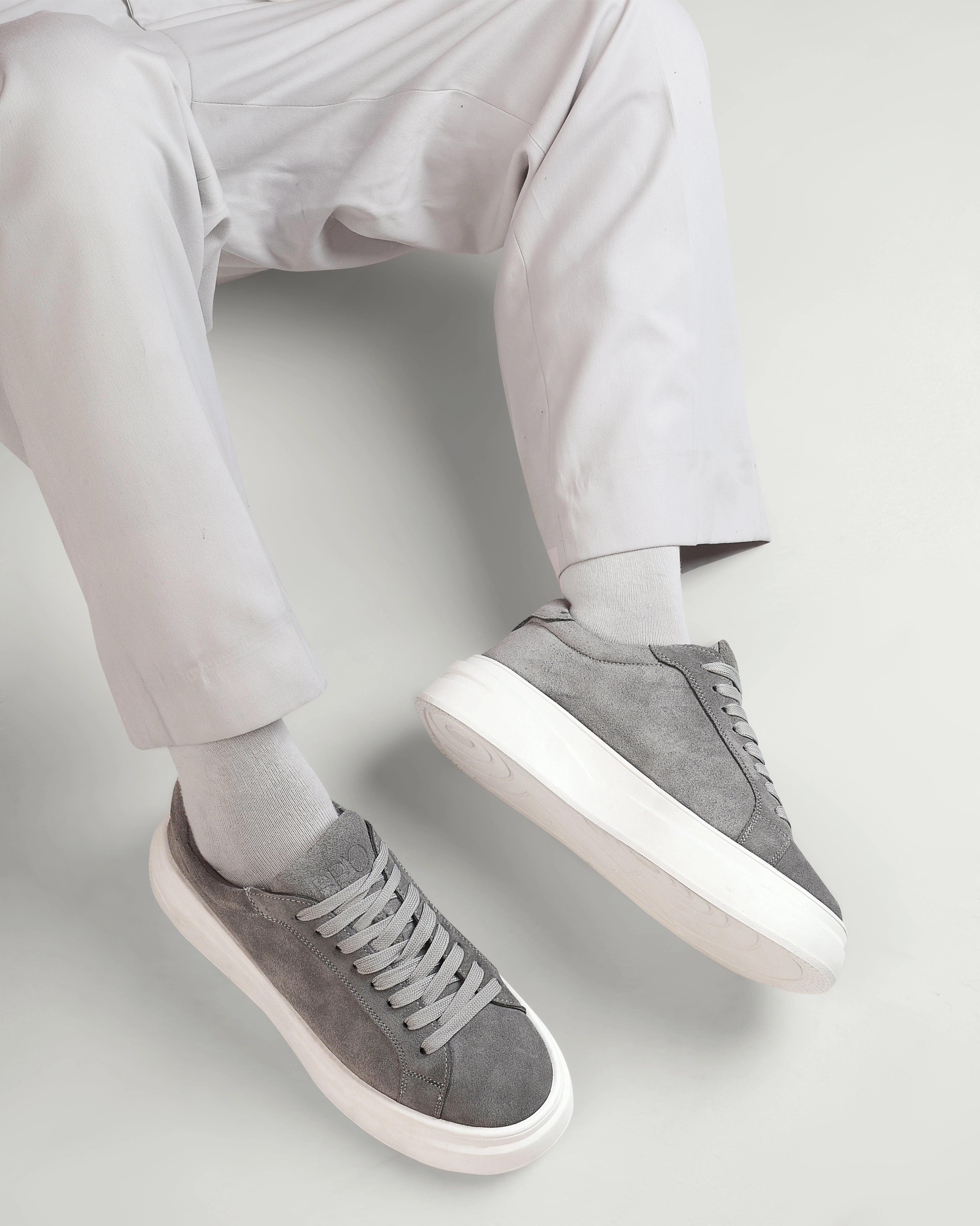 Shape Memory BlancPeak | Plain Gray Sneakers