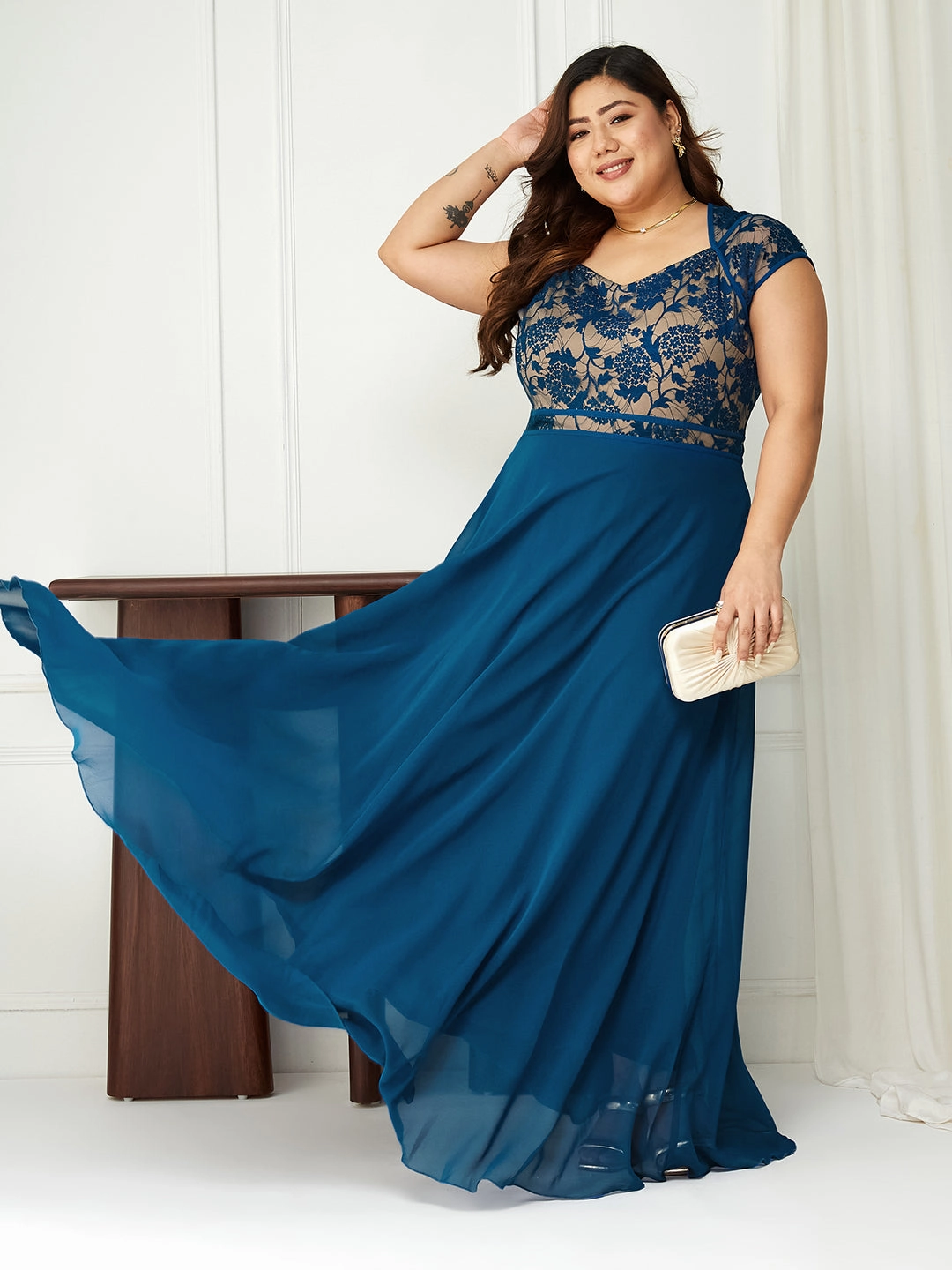 Vibrant evening gown Body Bliss Royal Blue Floral Fit & Flare Georgette Maxi Dress