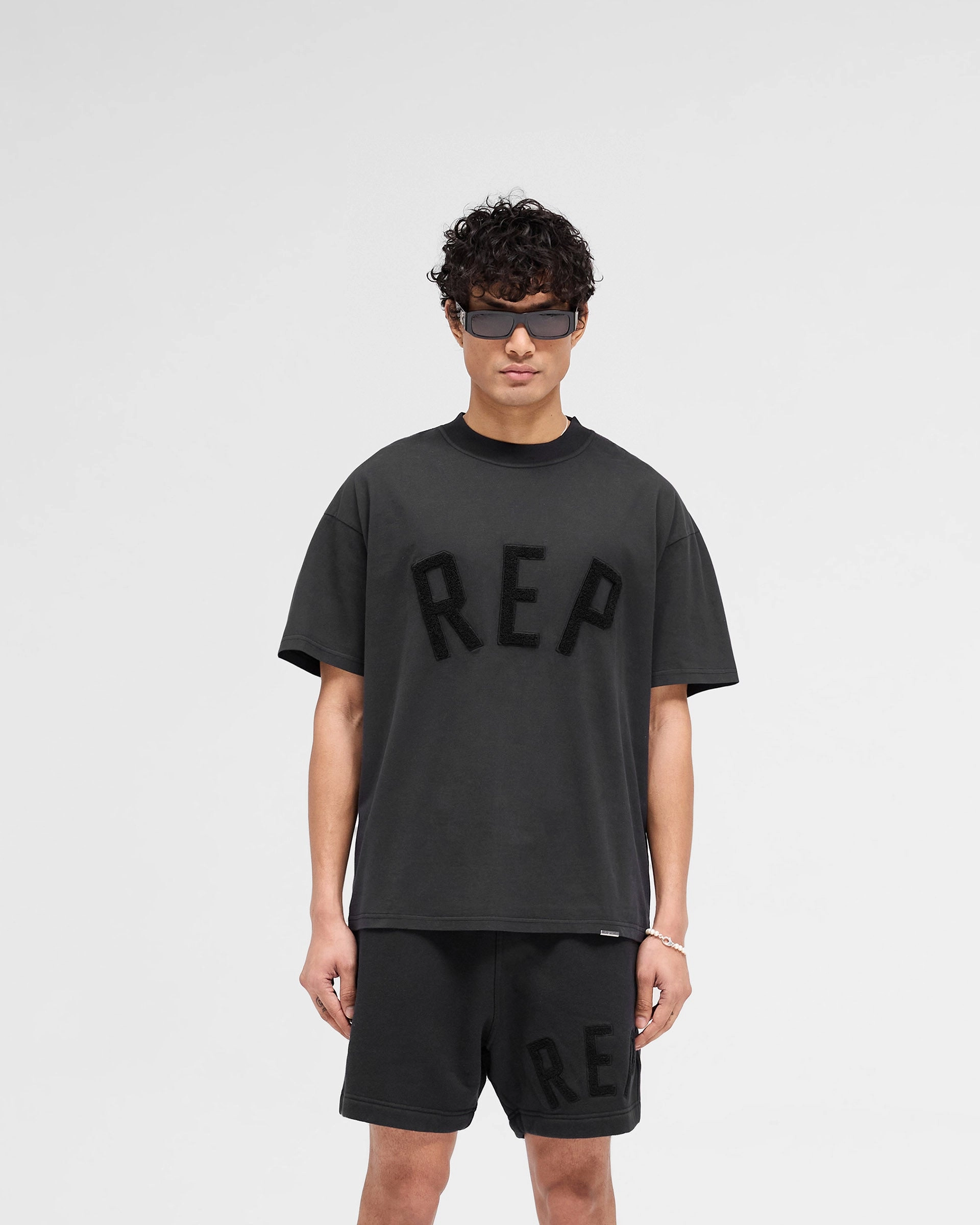 Rep Applique T-Shirt - Off Black Weekend Style Trend