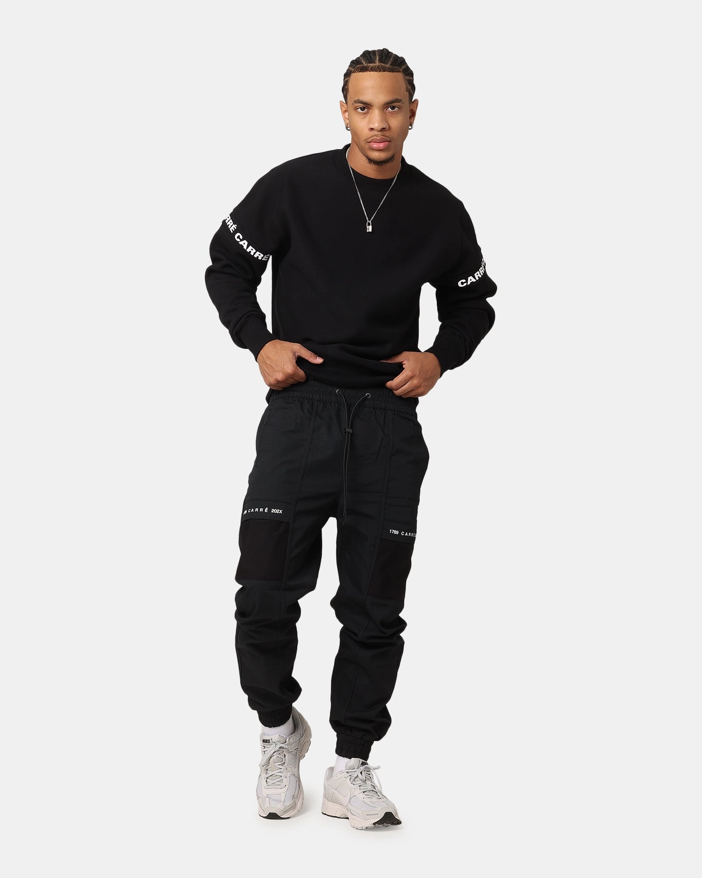 Comfort Focused Active Motion Carr?? 202X Cargo Jogger Pants Black