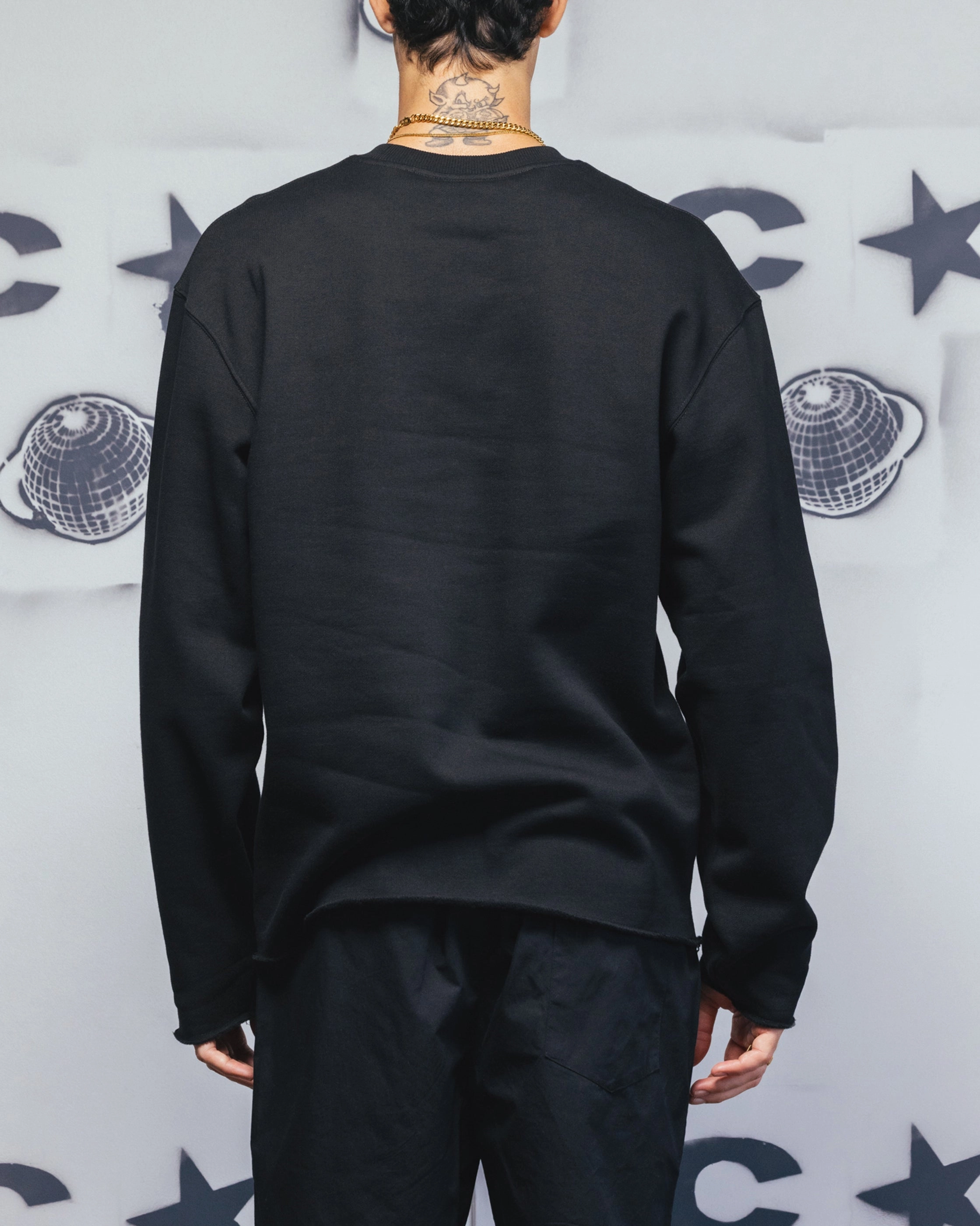 Carre Blackout Crewneck Black Non Closure Collar
