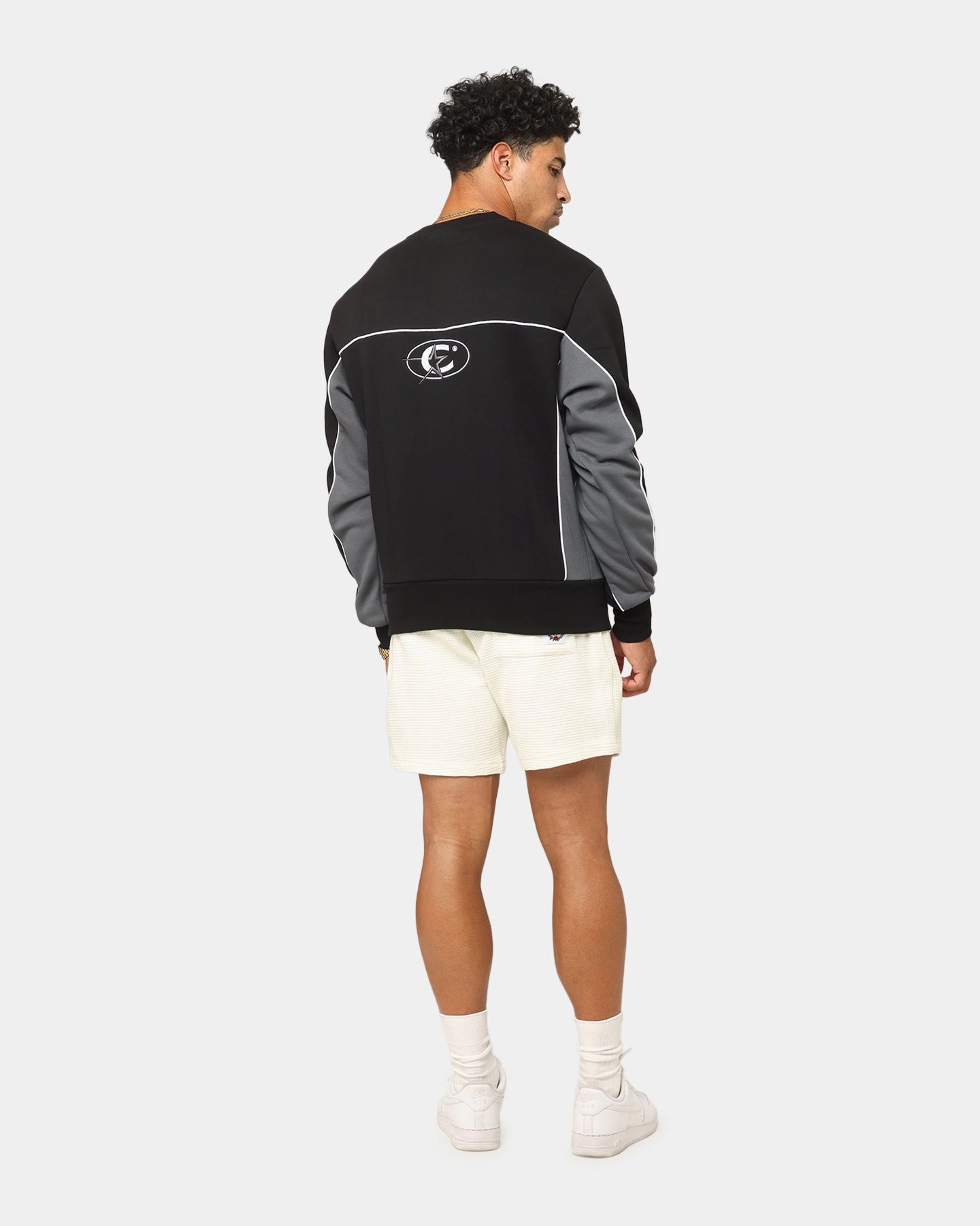 Carre International Crewneck Black/Grey Tagless Collar OdorResistantTechnology