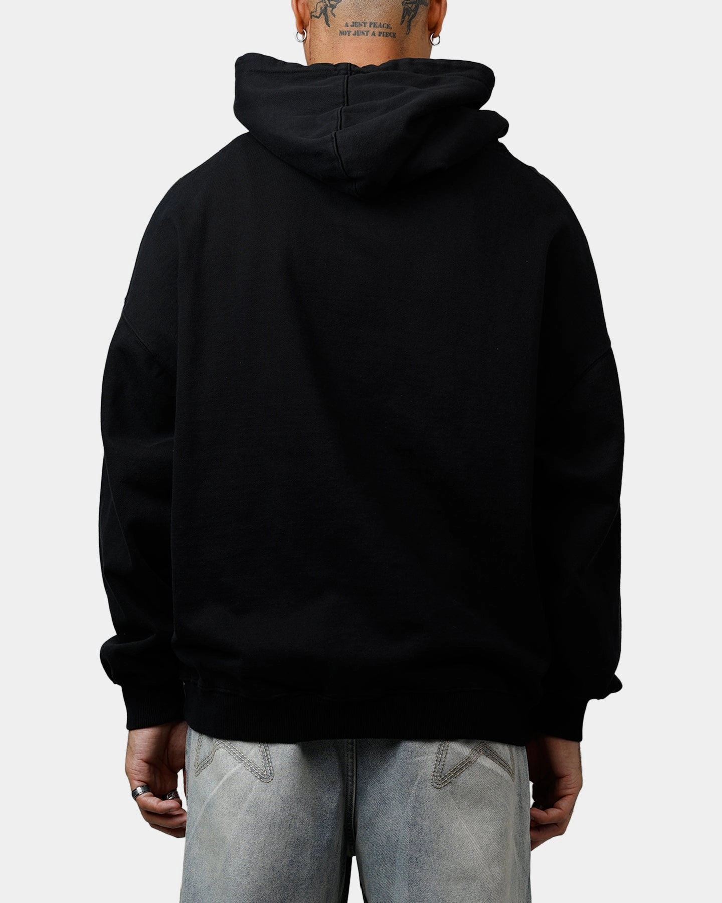 SeamlessConstruction VersatileLayering Carre Link Hoodie Black