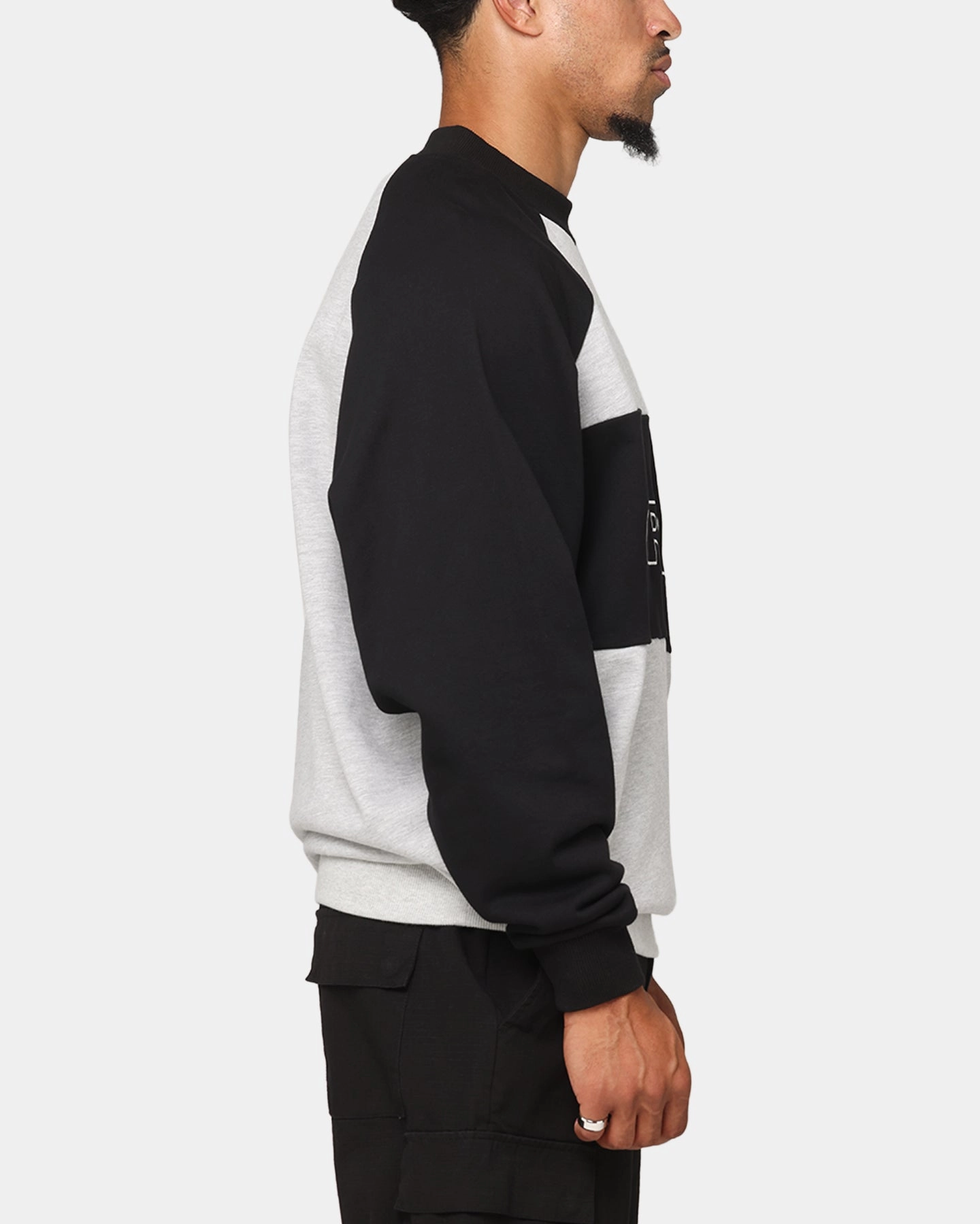 Carre Panel Raglan Crewneck Black/Grey Marle SubtleTexture