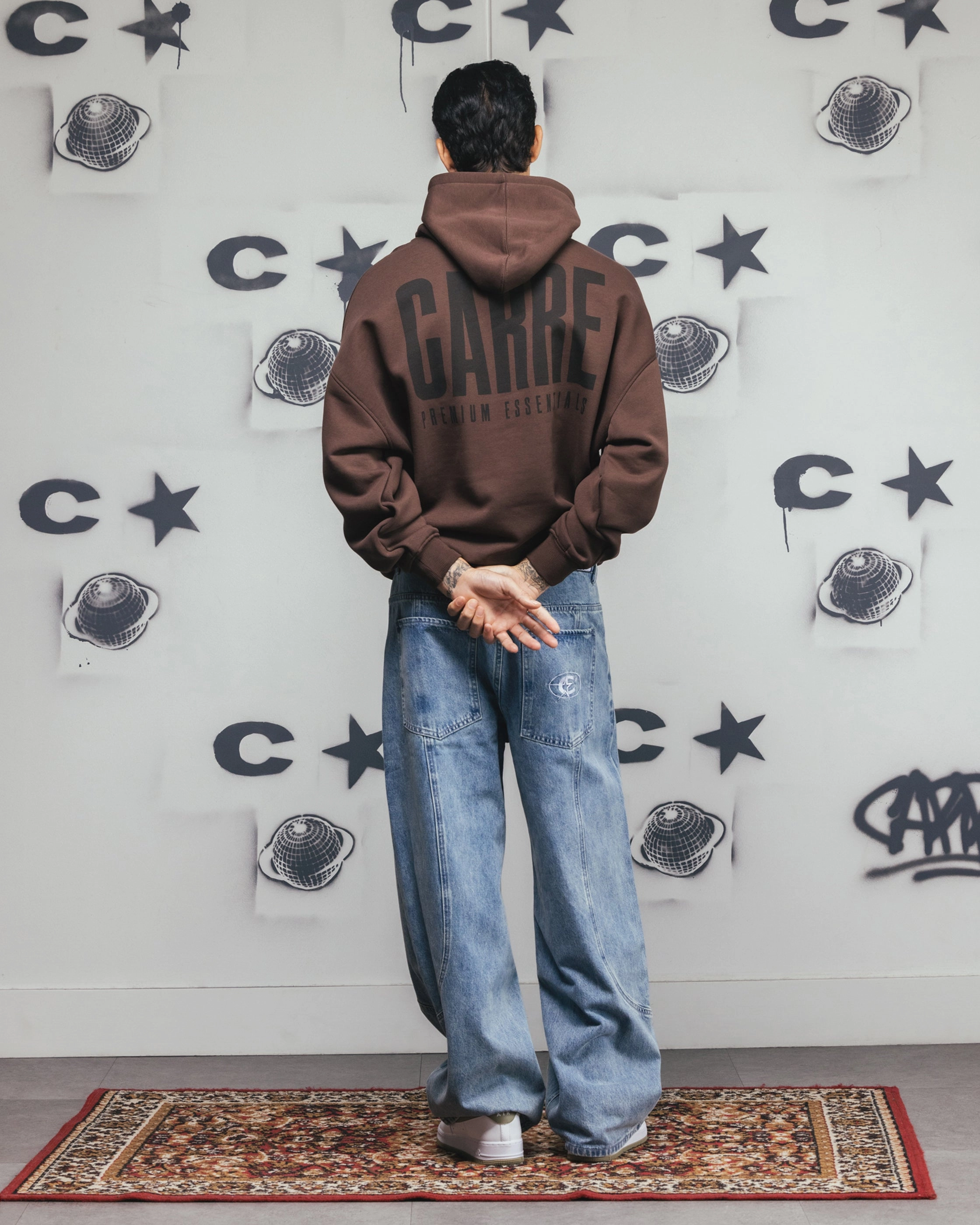 Flatlock Seam Technology Multi Pocket Configuration Carre Premium Essentials Hoodie Chocolate