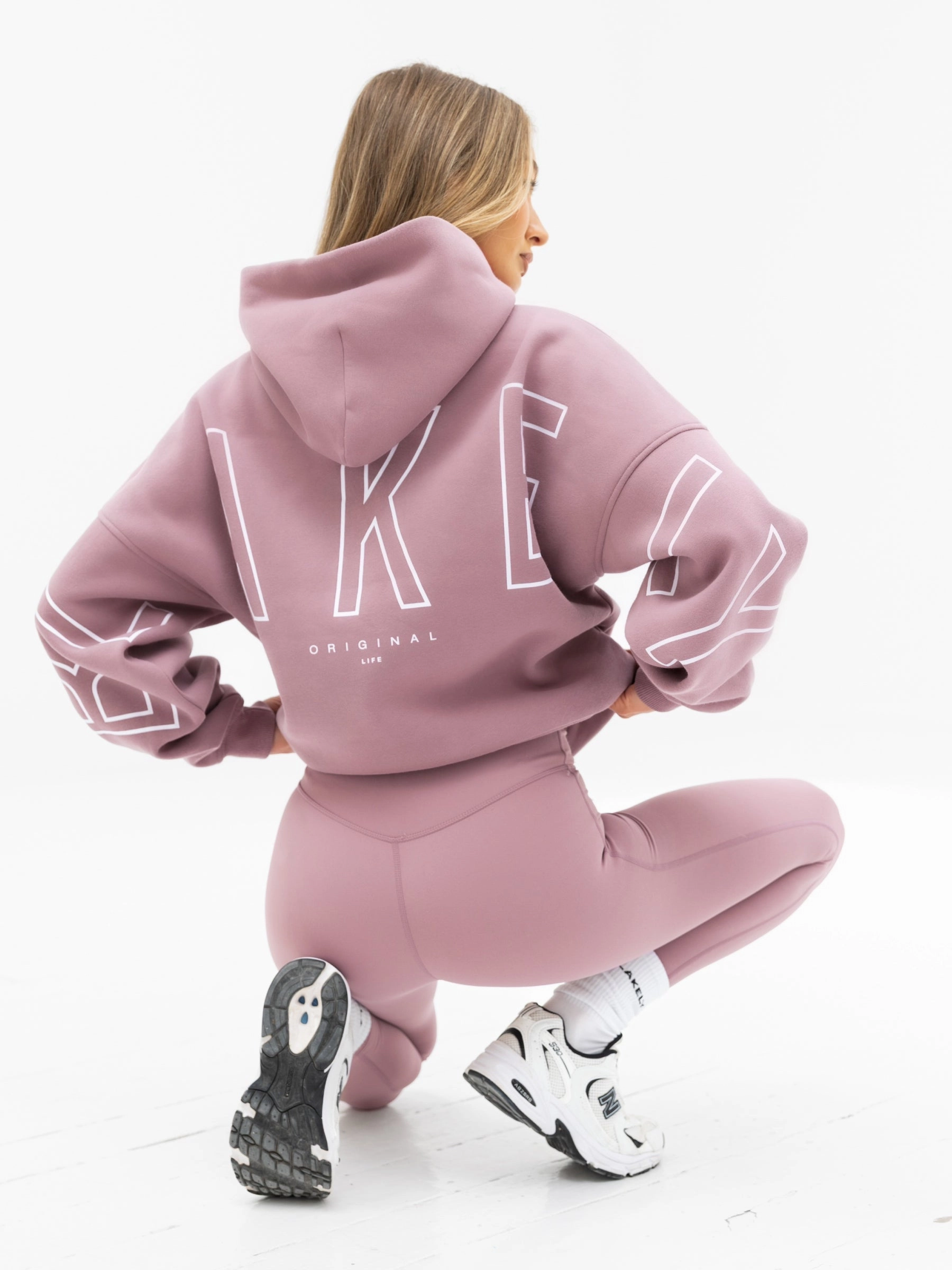 Outline Isabel Oversized Hoodie - Dusty Pink Fashion Forward Soft Layers