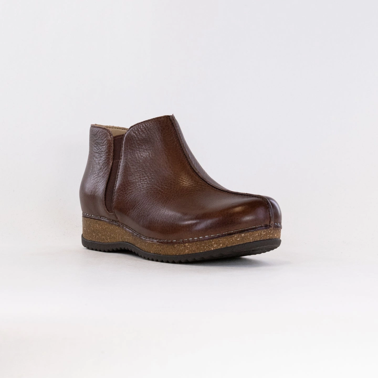 Dansko Makara (Women's) - Brown Waxy Hiking Trail