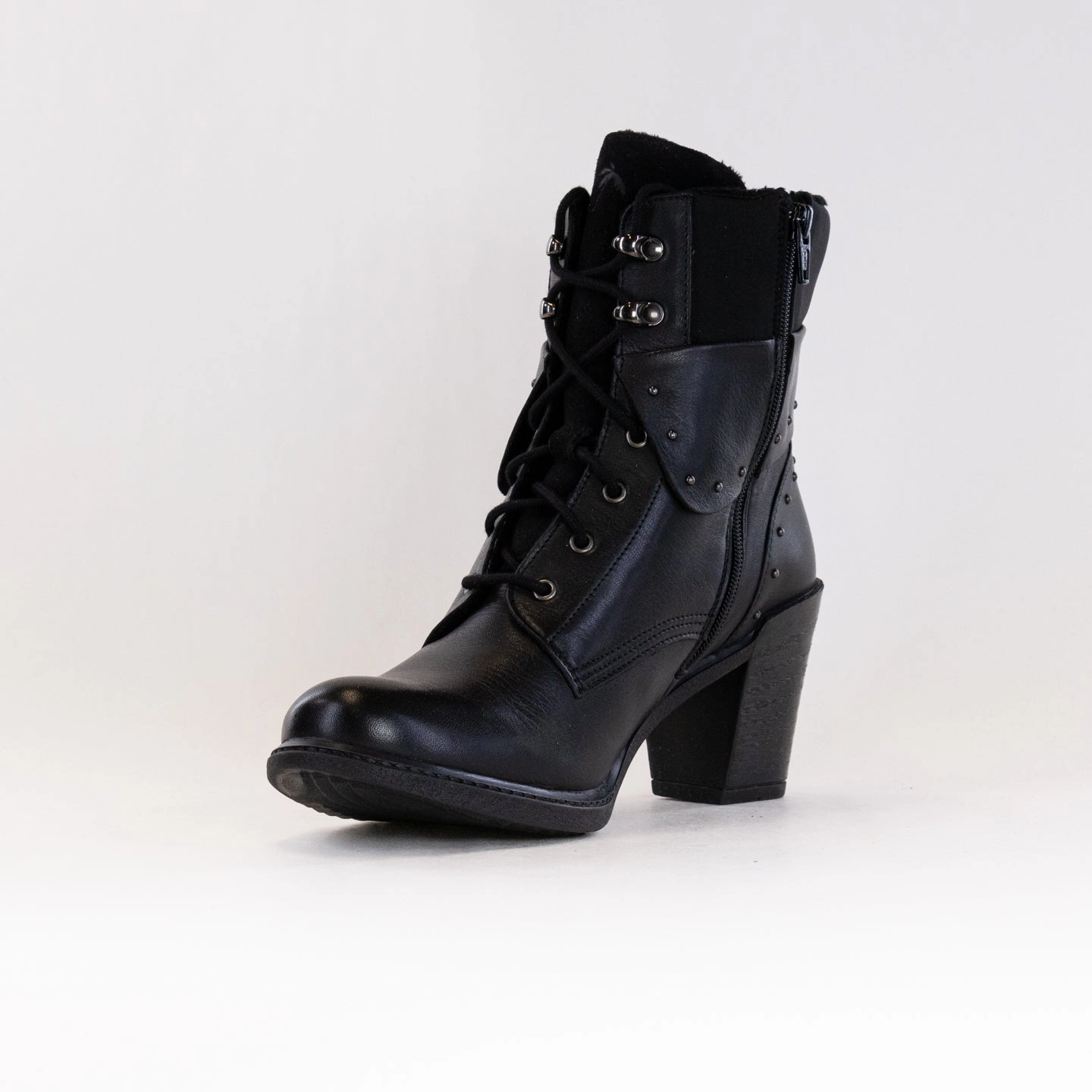 All Season Dromedaris Gilly (Women's) - Black