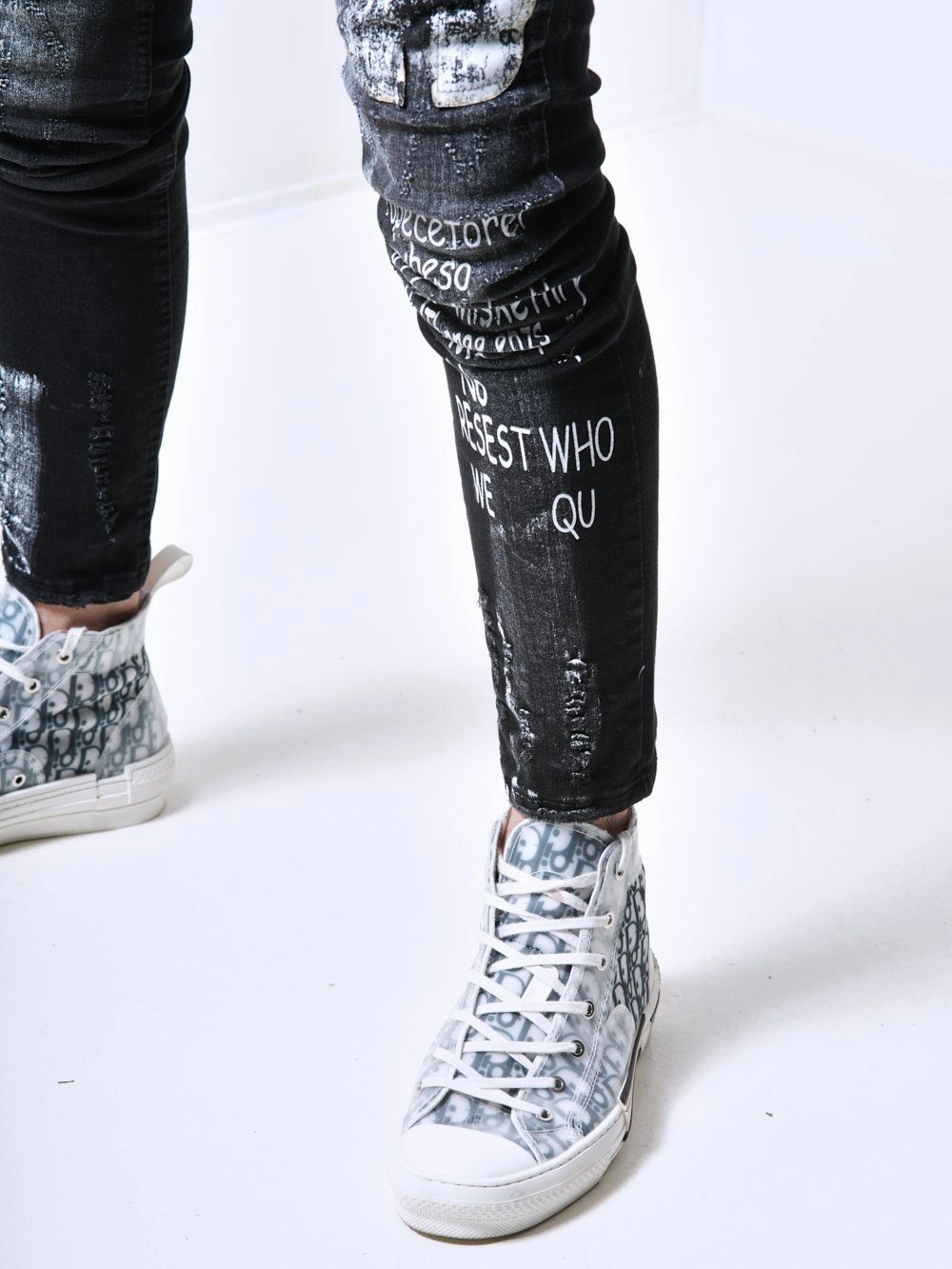 SIXTY SIX Neutral Autumn Days Traveler Gear Sustainable