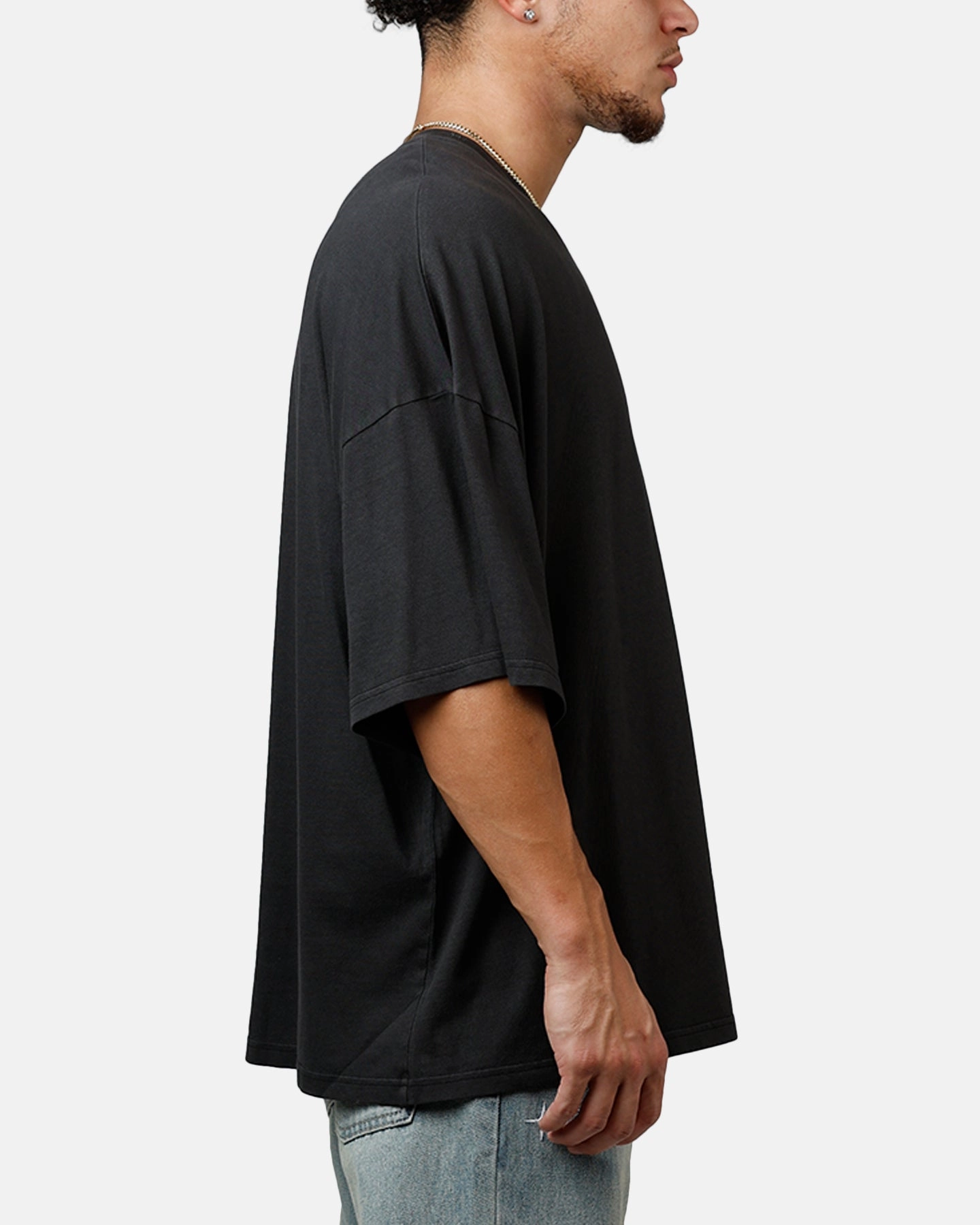 Moisture Wicking Material Hygroscopic Inner Layer Champion Riggins Drop Shoulder T-Shirt Washed Black