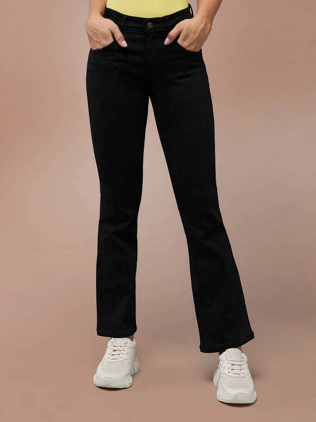 Fitted Design Trendy Look CHASEstretch? Black Bell-Bottom Semi-Bootcut High-Rise Denim Jeans