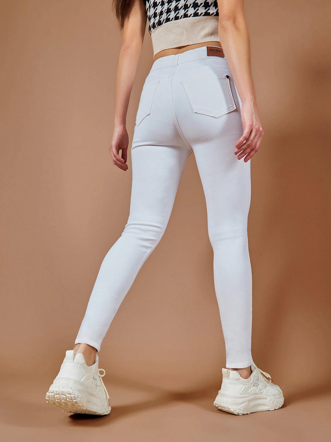 Elegant Vibrant Textured Traveler Gear Stretch Creative Look CHASEstretch? White Skinny High-Rise Bleached Denim Jeans