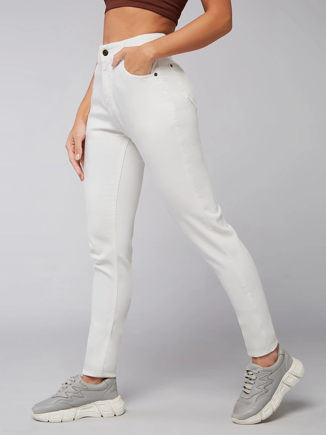 Base Outfit CHASEstretch? White Skinny Mid-Rise Denim Jeans