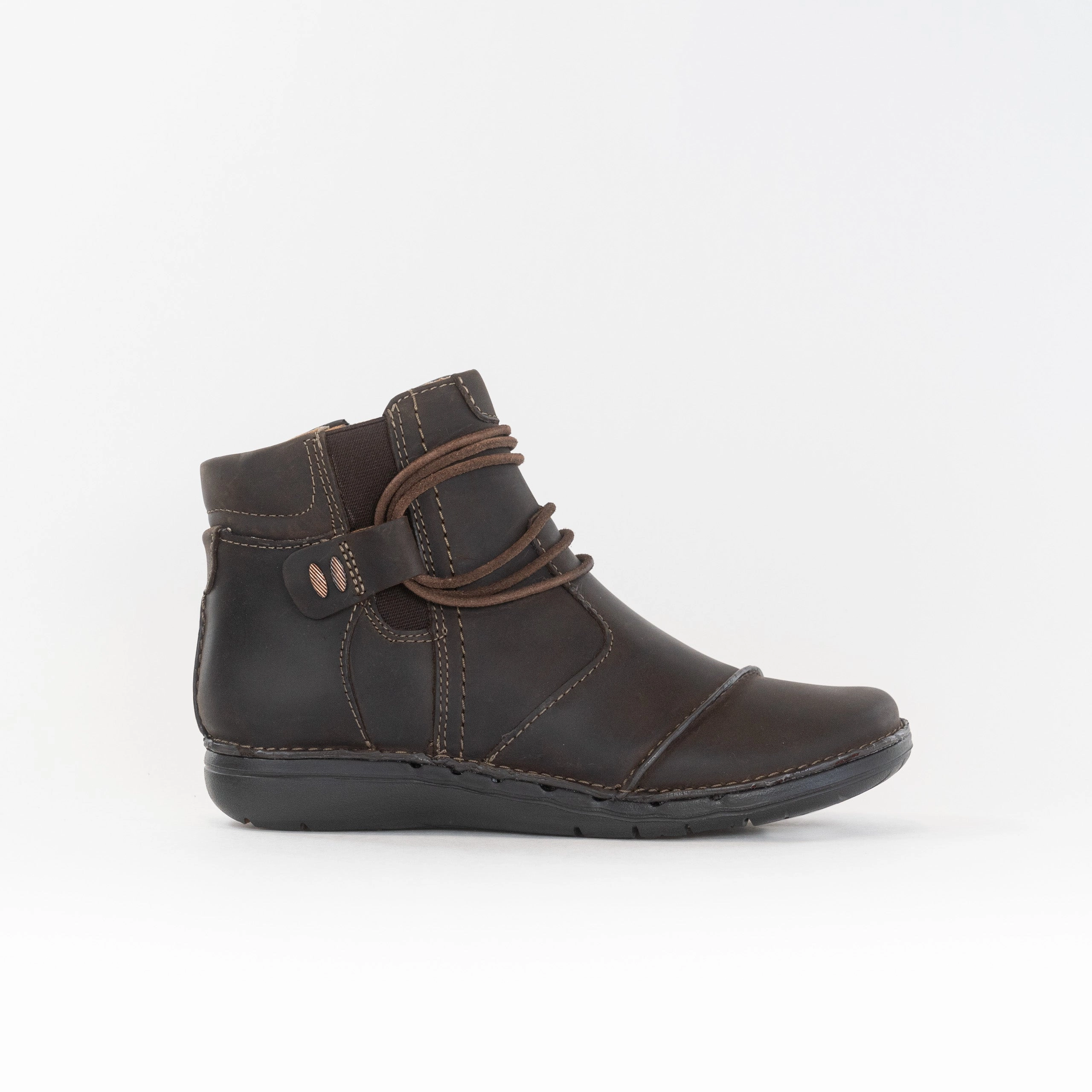 Clark's Un Loop Up (Women's) - Dark Brown Leather Breathable Support Protective Finish Rough Terrain