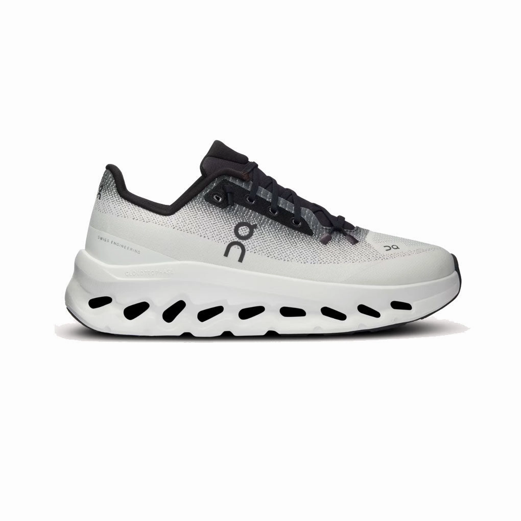 Cloudtilt Textured Outsole Pattern Lace System