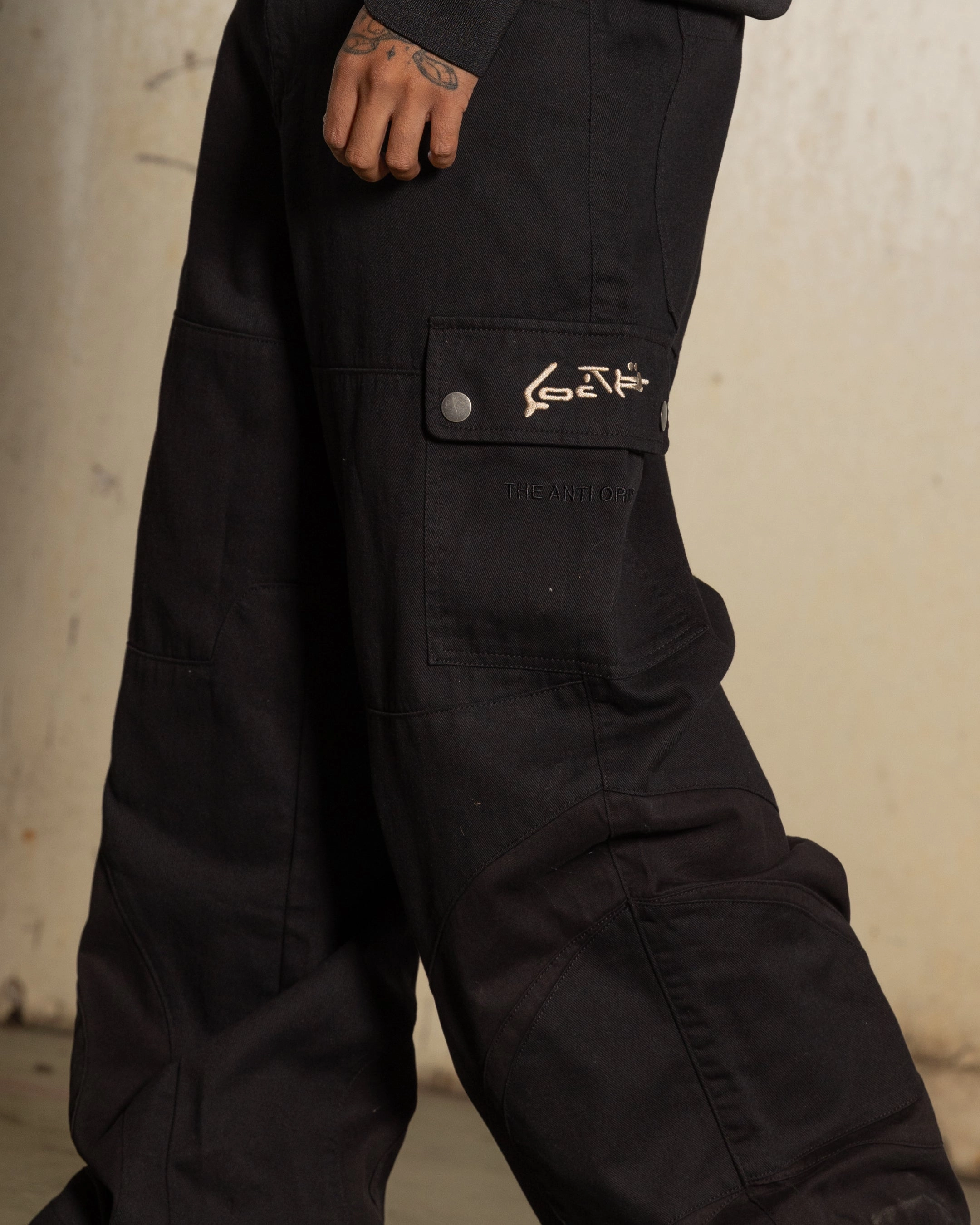 AllDayCompression ErgonomicStitching Loiter X The Anti Order Flow Cargo Pants Black