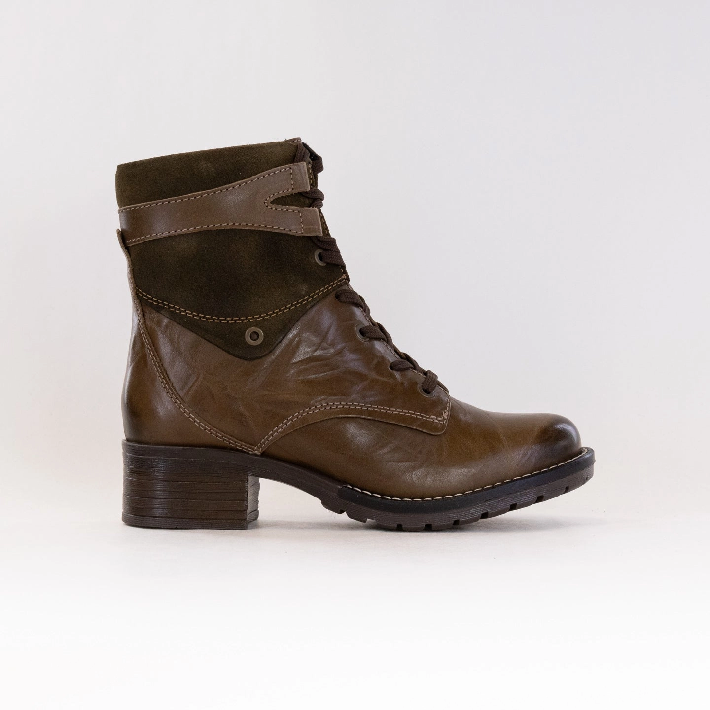 Flexible Frame Remote Hiking Dromedaris Kara Suede (Women's) - Olive