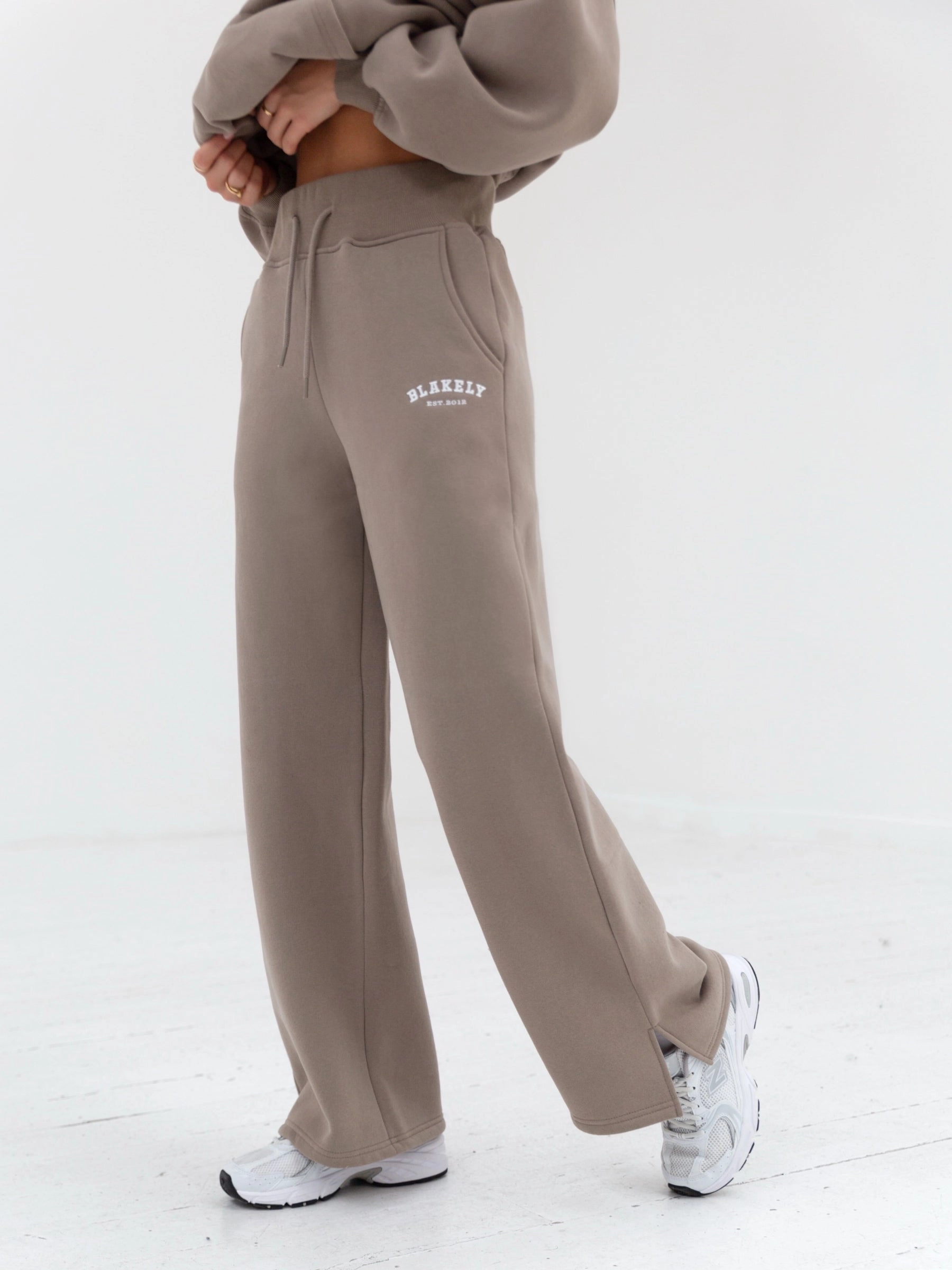 snag resistant AdjustableDrawstring Varsity Wide Leg Sweatpants - Light Beige
