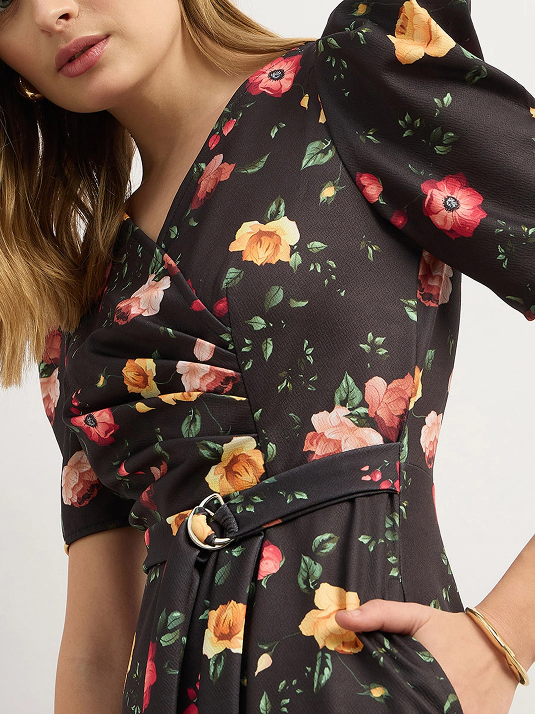 Versatile Design Tonal-Panel Women's Multicolored-Base-Black V-Neck Pleated Puff Sleeve Floral Patterned Wrap Midi Polyester Dress