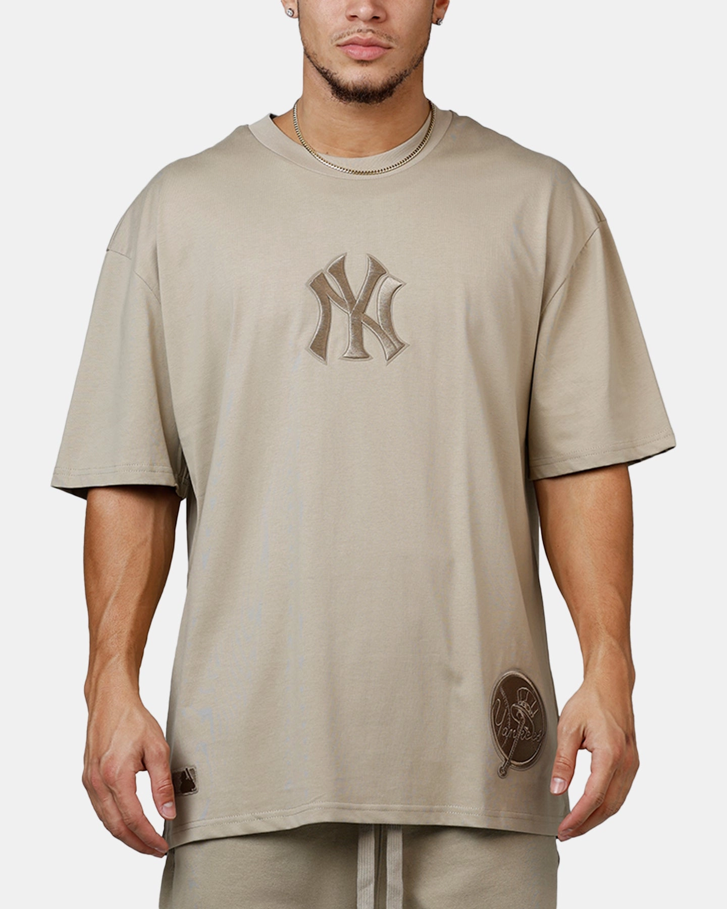 Pro Standard New York Yankees Wingspan T-Shirt Taupe GarmentWashed Softness FlexibleSole