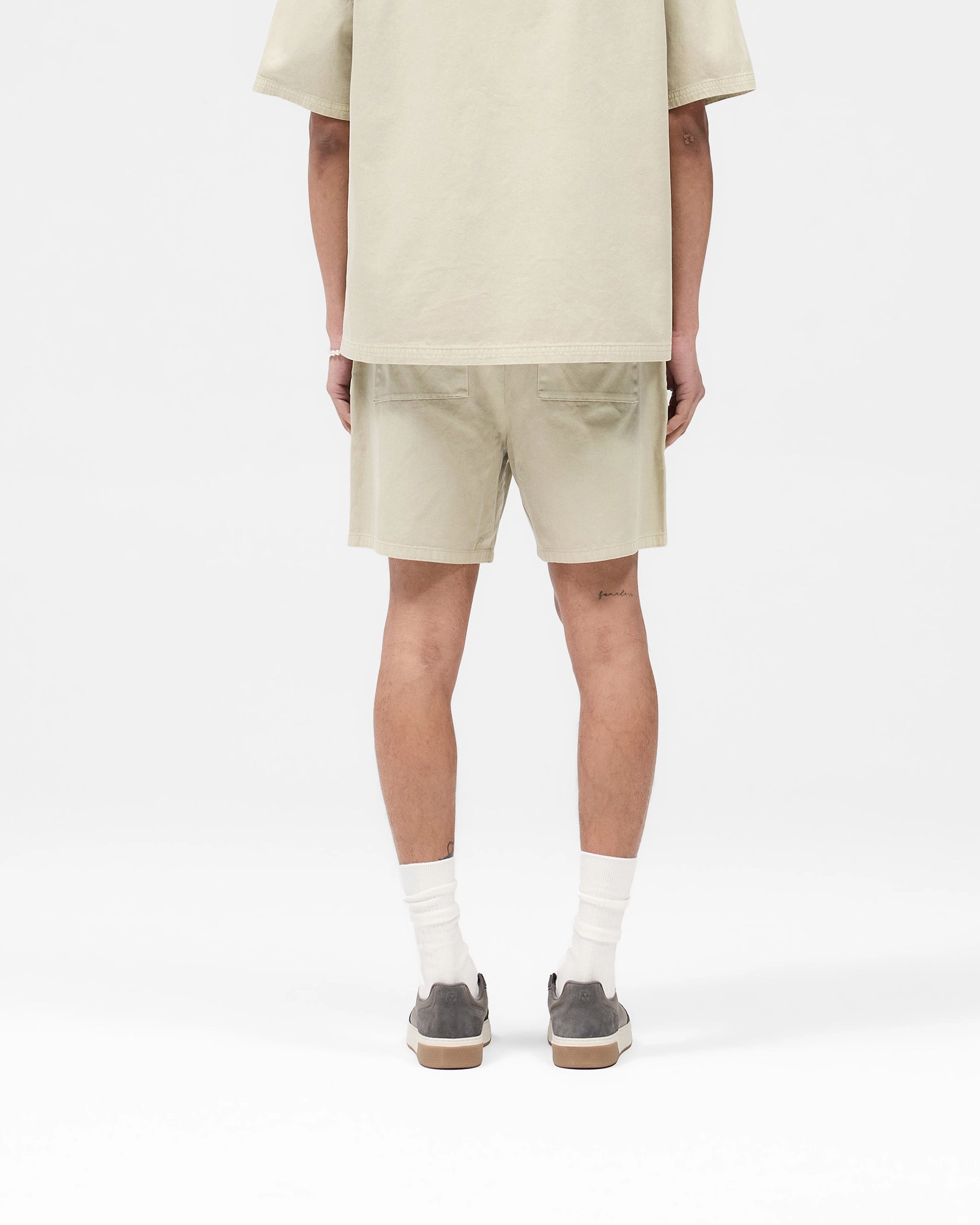 Cotton Tailored Short - Beige Easy Breezy music event look